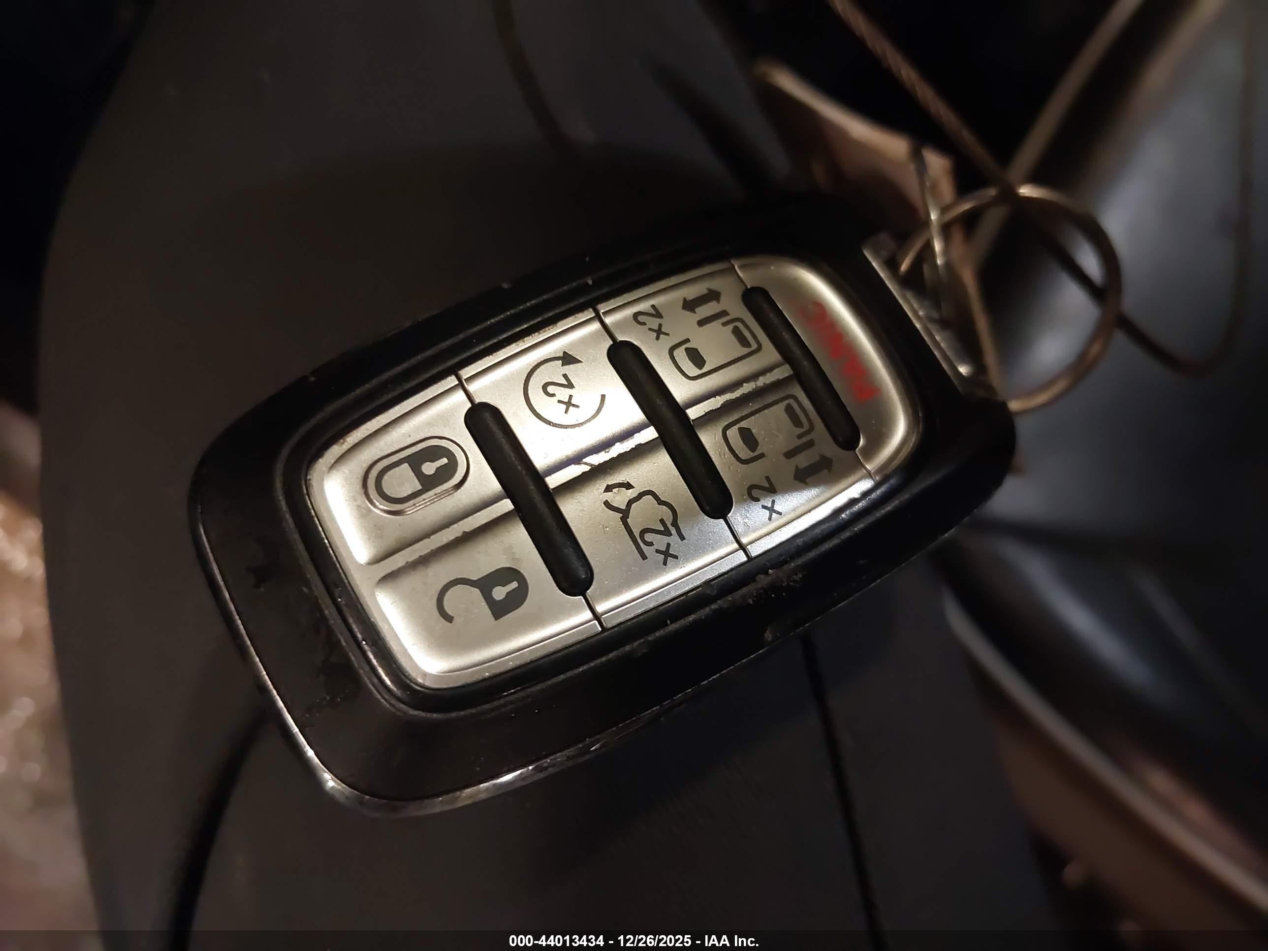 CHRYSLER PACIFICA image 11