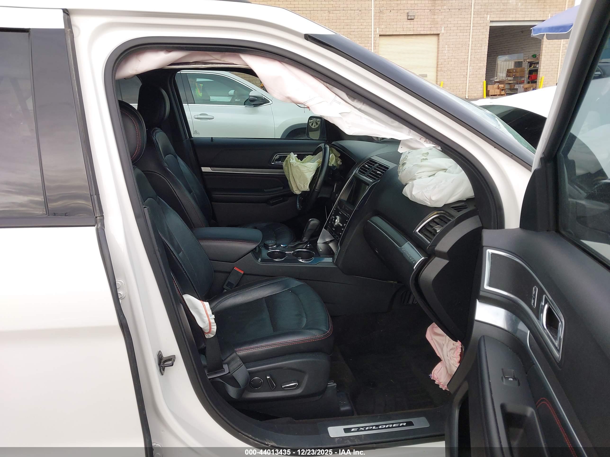 FORD EXPLORER image 5