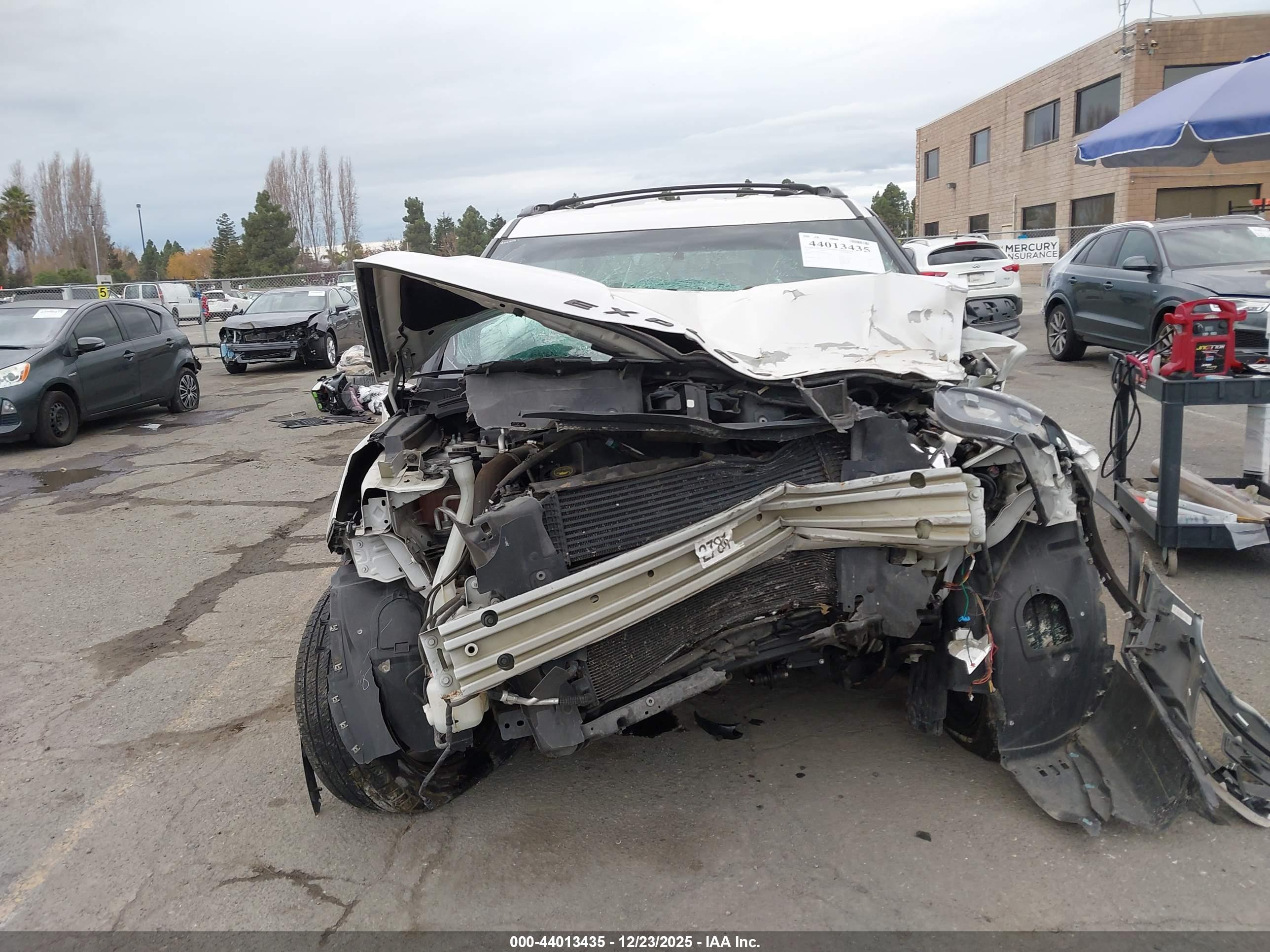 FORD EXPLORER image 6