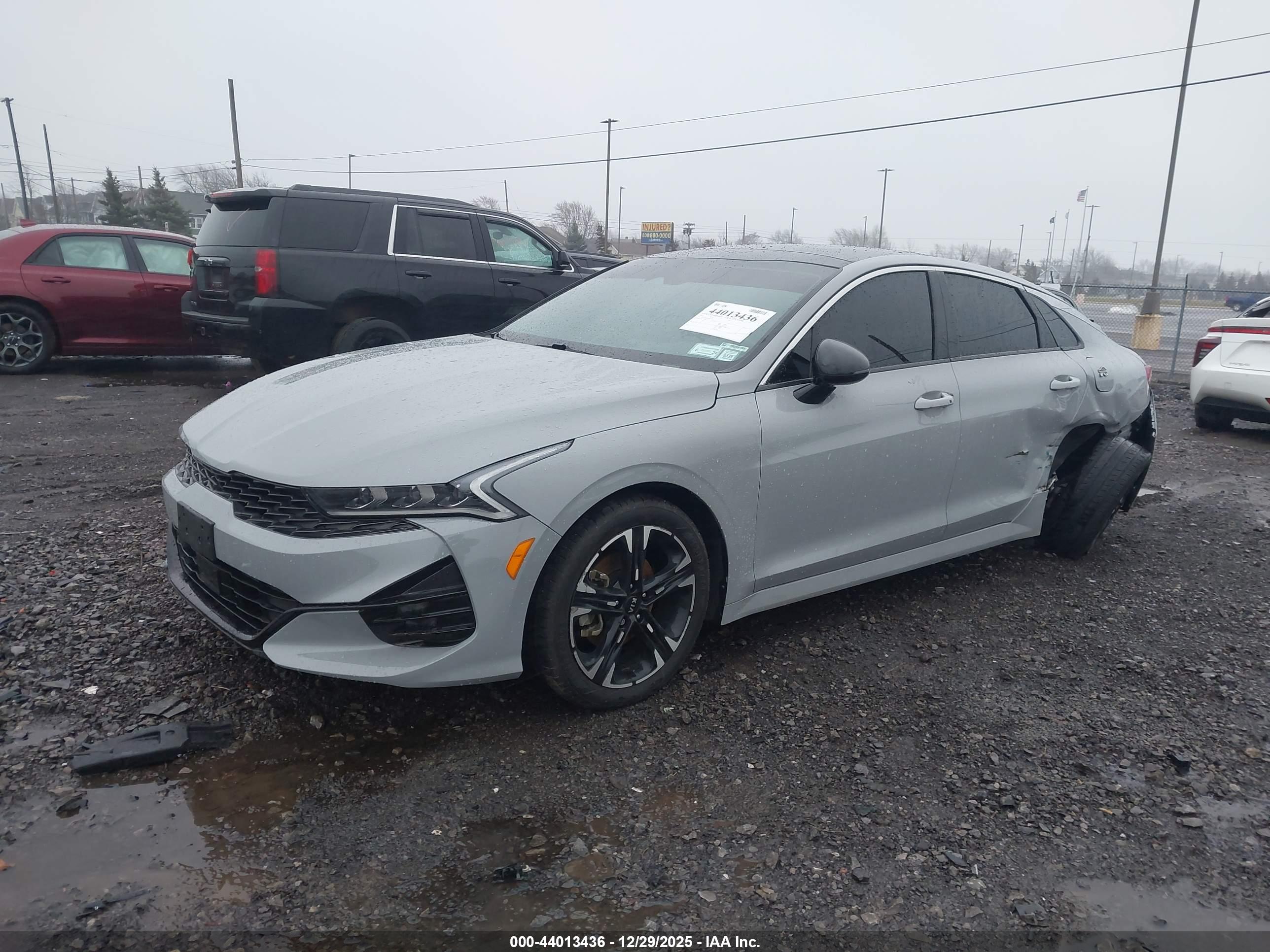 KIA K5 image 2