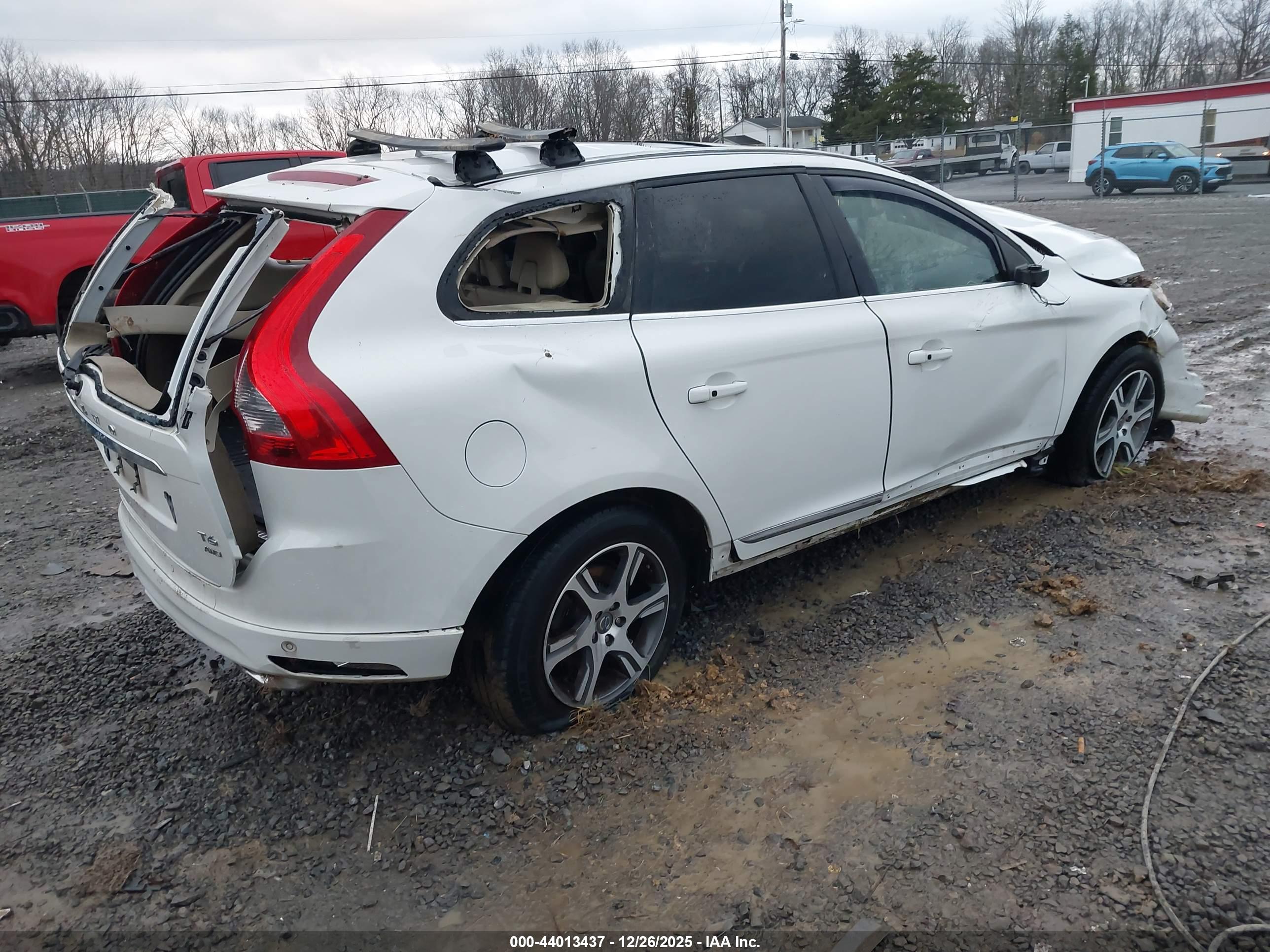 VOLVO XC60 image 4