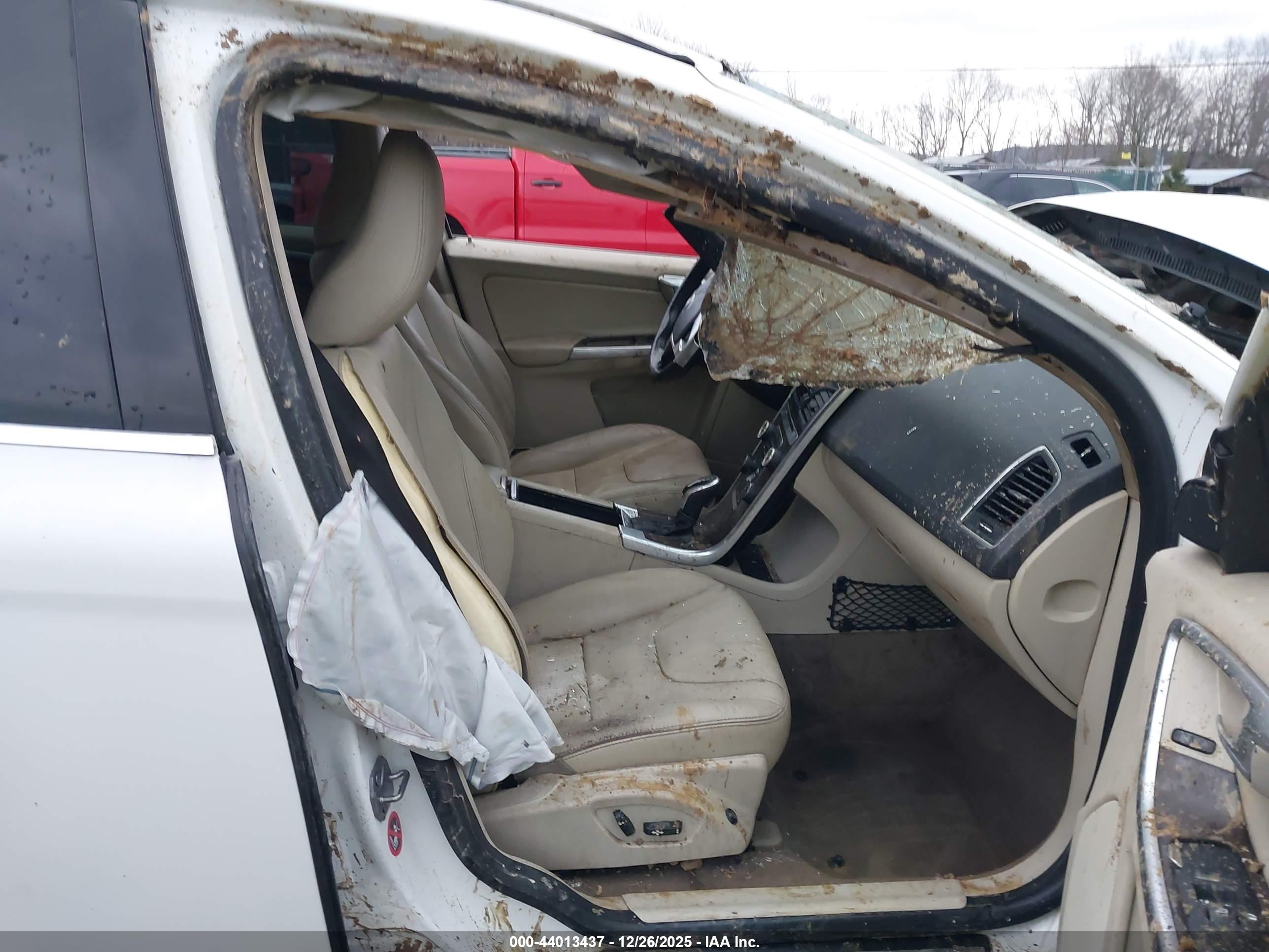 VOLVO XC60 image 5
