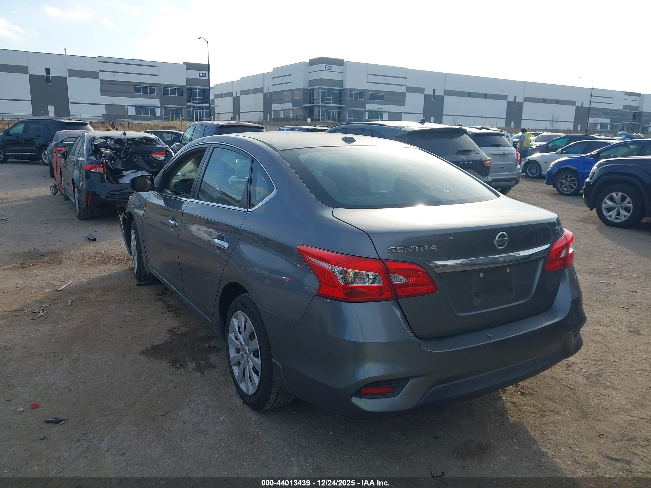 NISSAN SENTRA image 3