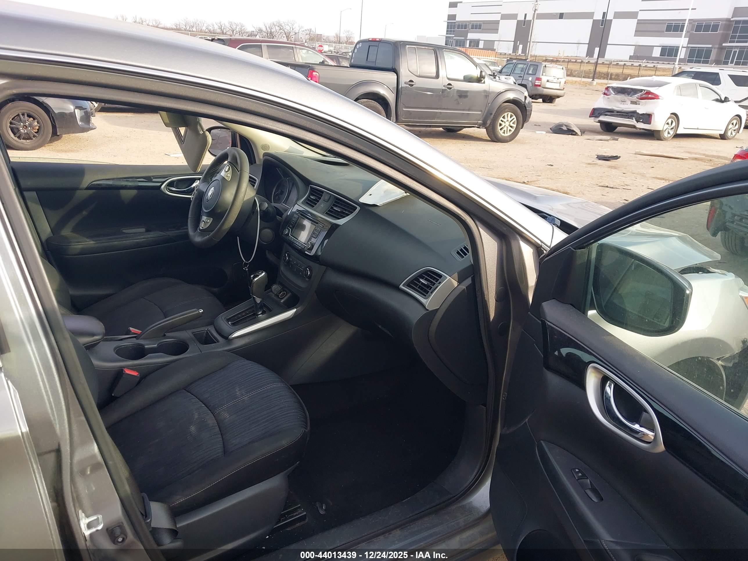 NISSAN SENTRA image 5