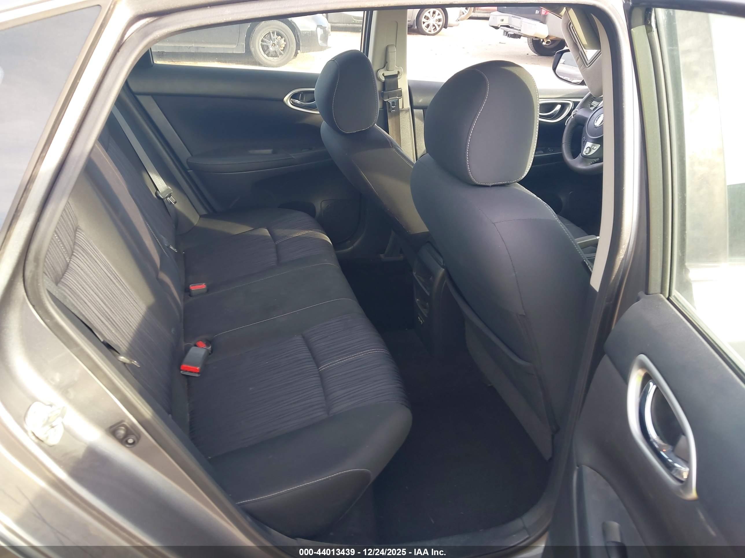 NISSAN SENTRA image 8