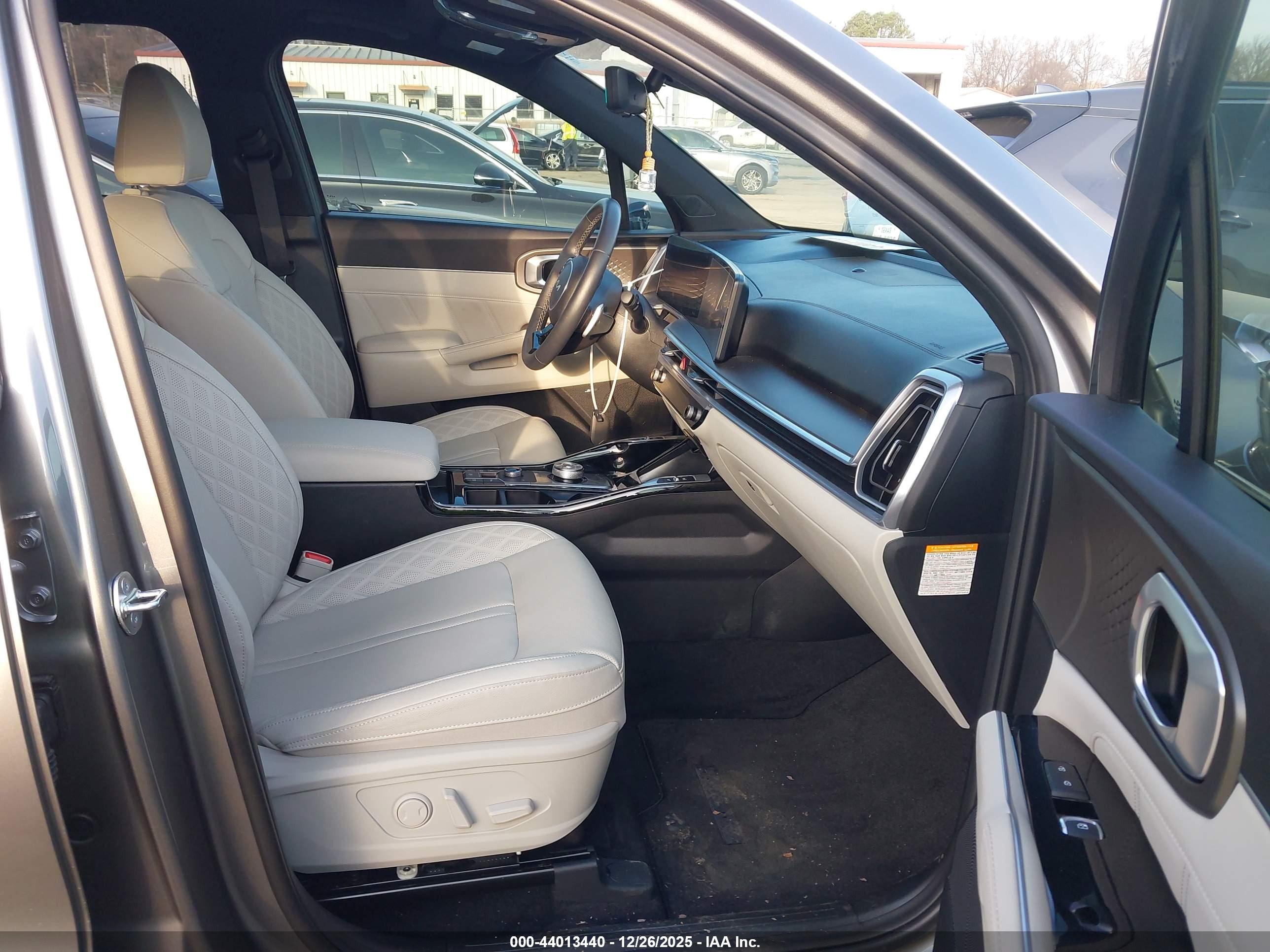 KIA SORENTO image 5