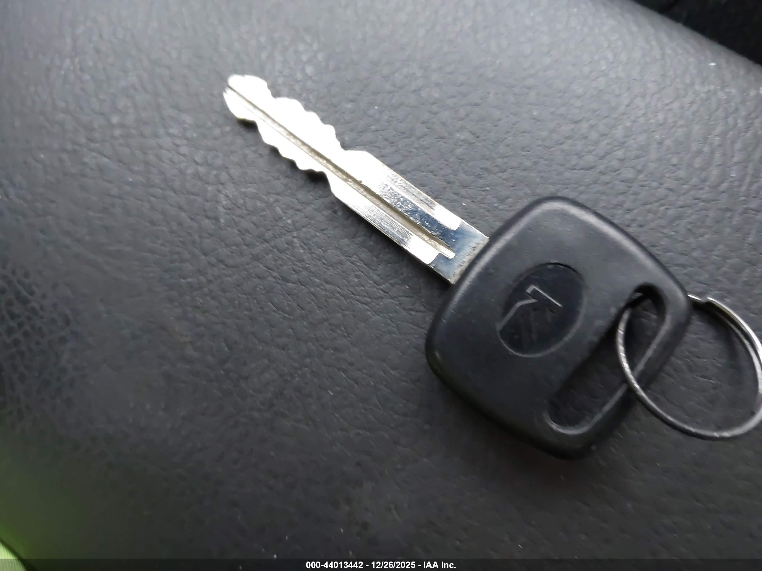 TOYOTA YARIS image 11