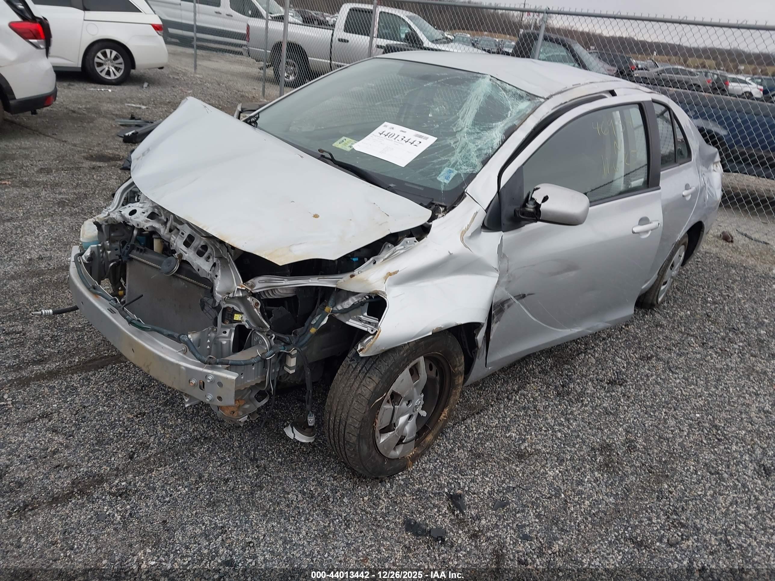TOYOTA YARIS image 6