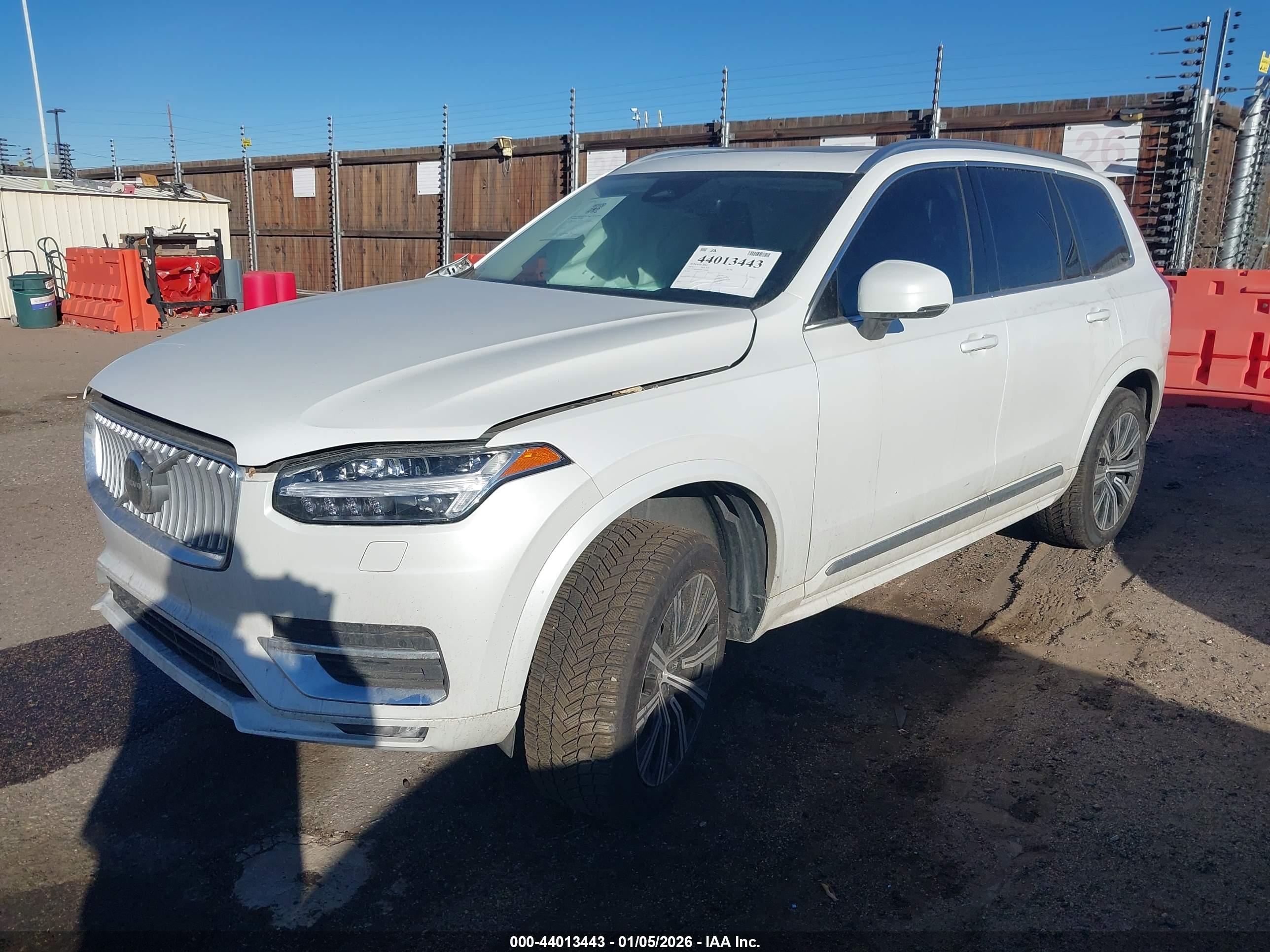 VOLVO XC90 image 2
