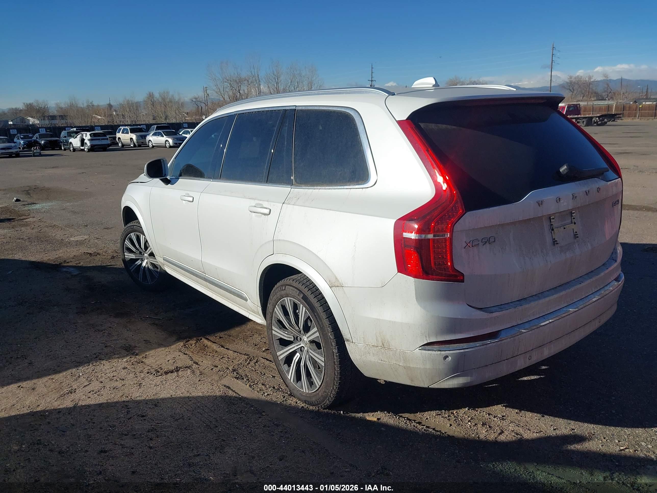 VOLVO XC90 image 3