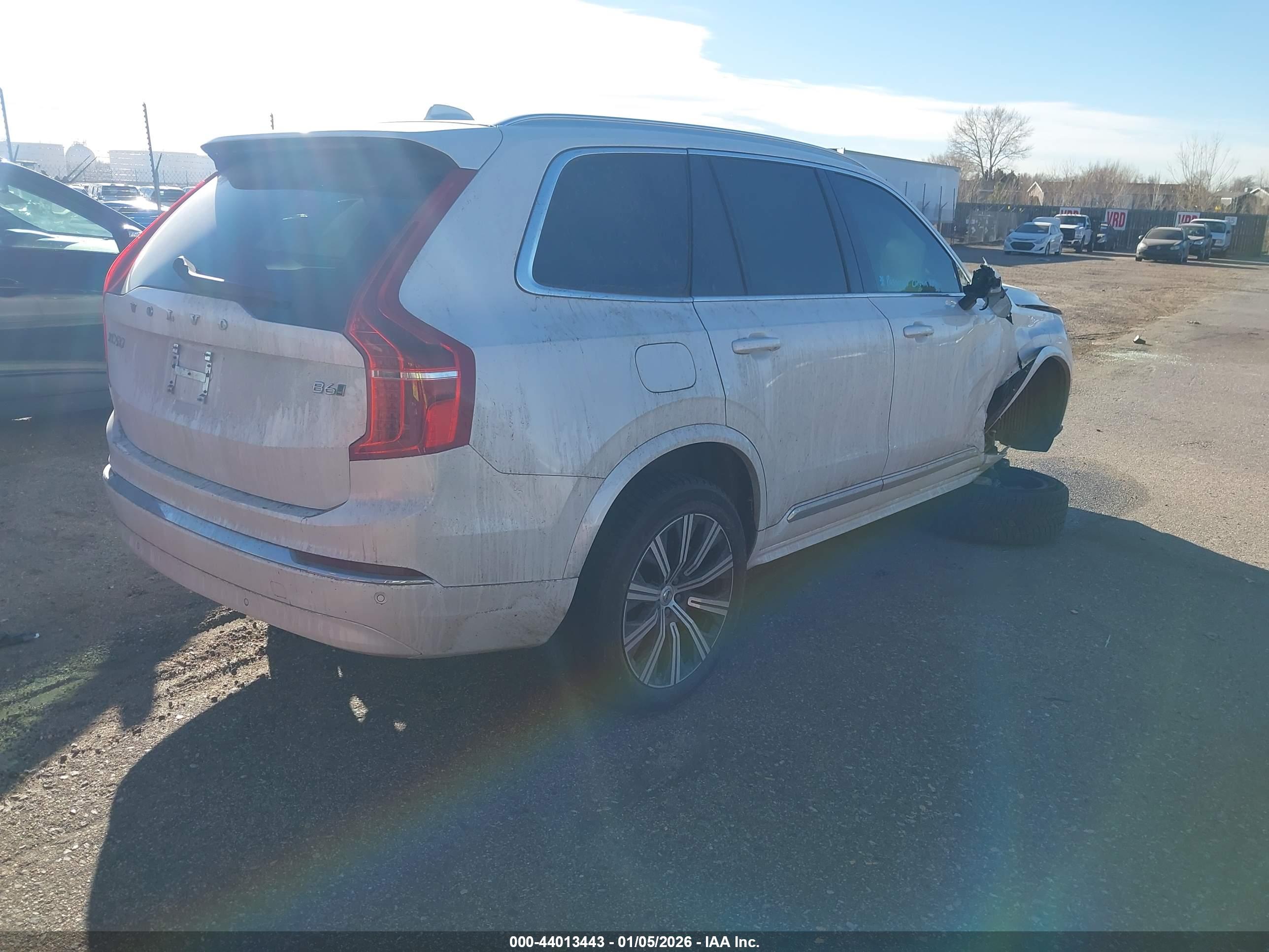 VOLVO XC90 image 4
