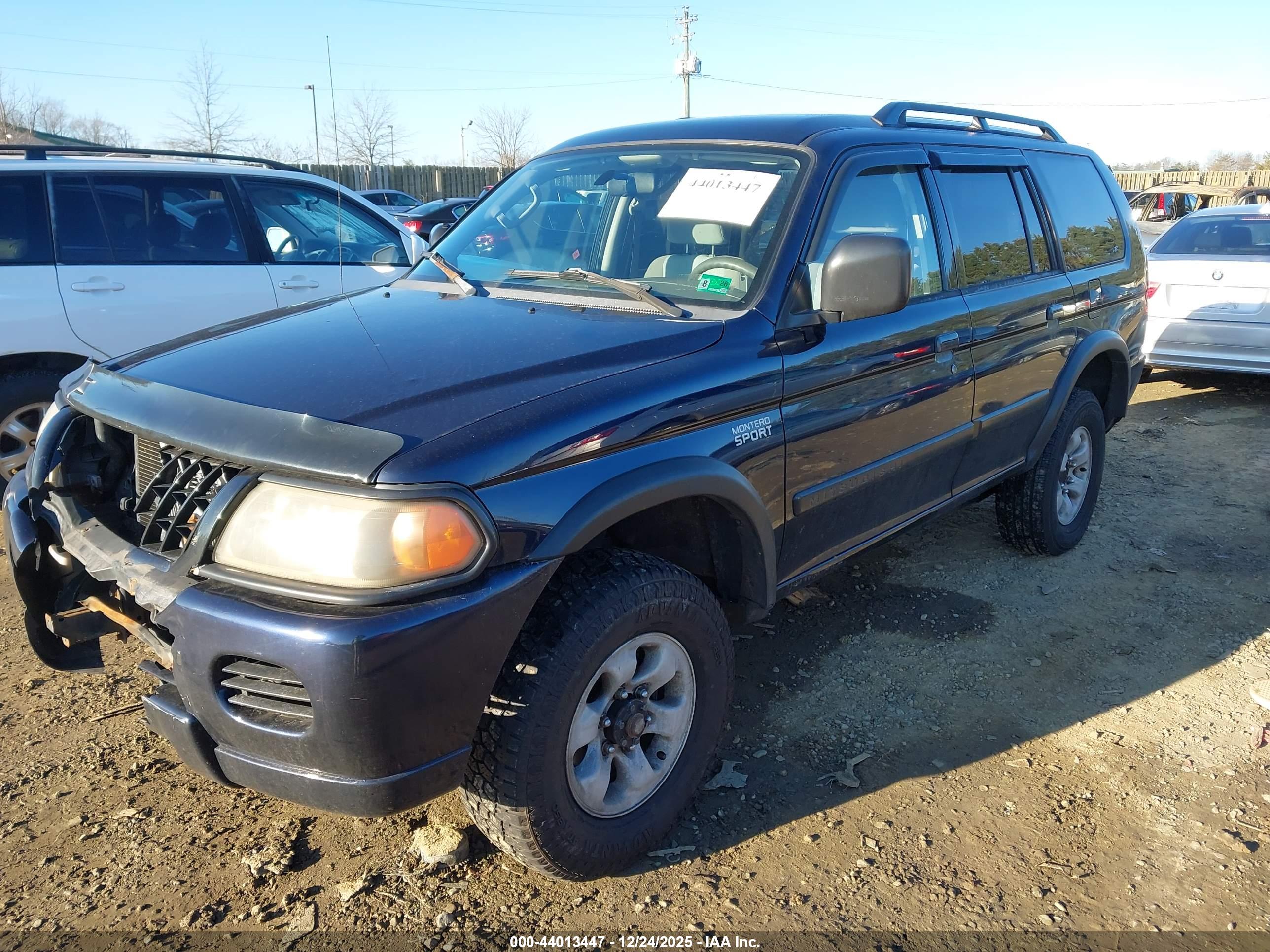 MITSUBISHI MONTERO image 2
