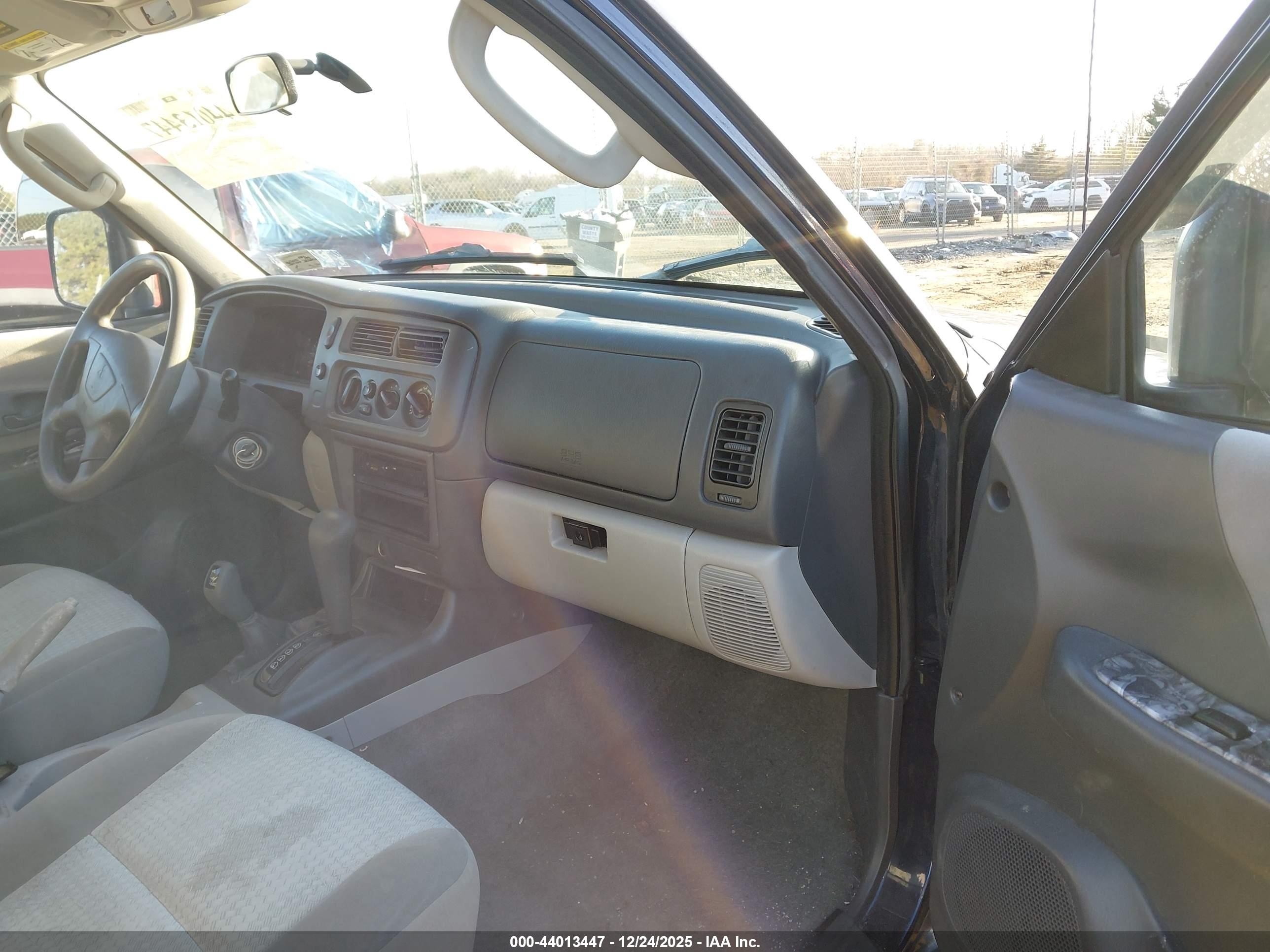 MITSUBISHI MONTERO image 5