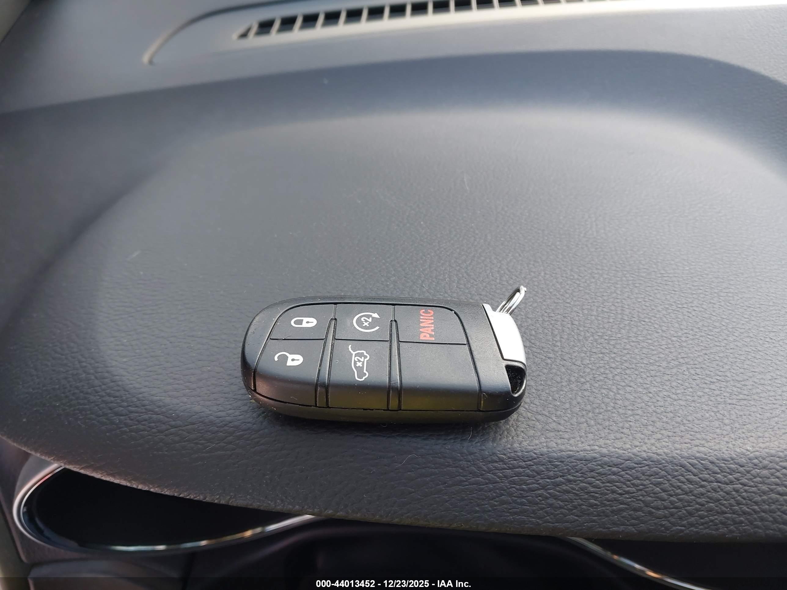 JEEP GRAND image 11
