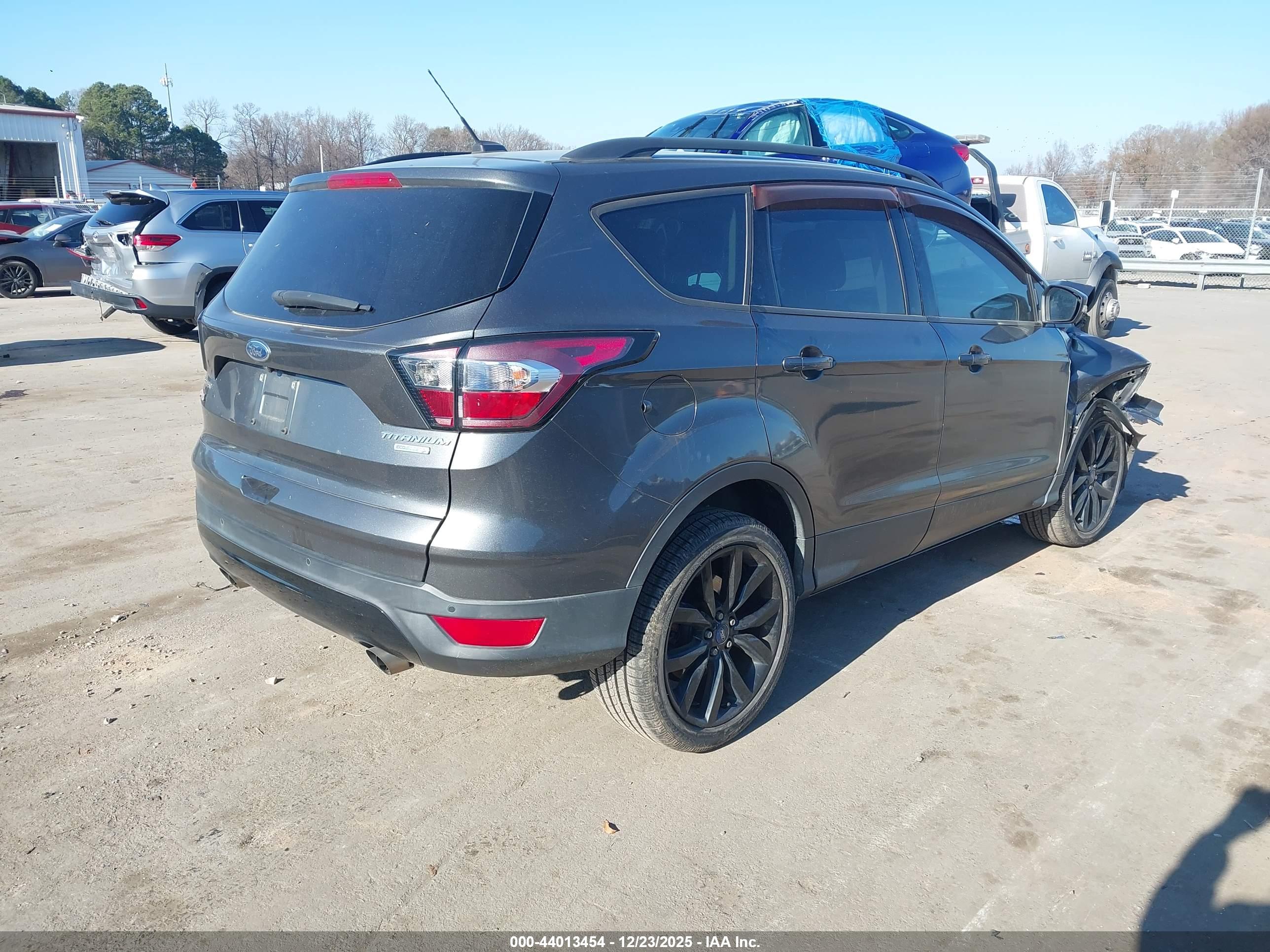 FORD ESCAPE image 4