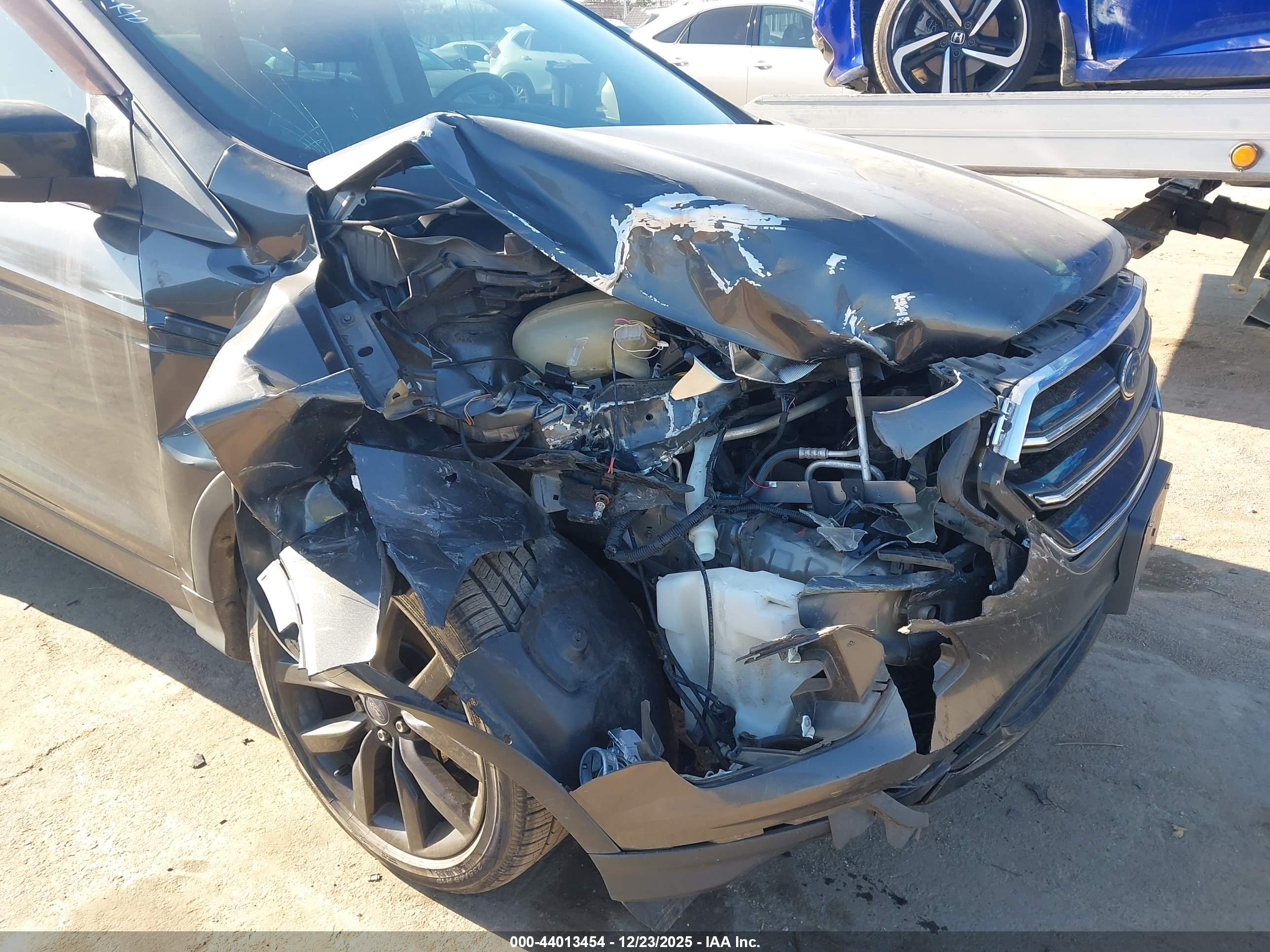 FORD ESCAPE image 6