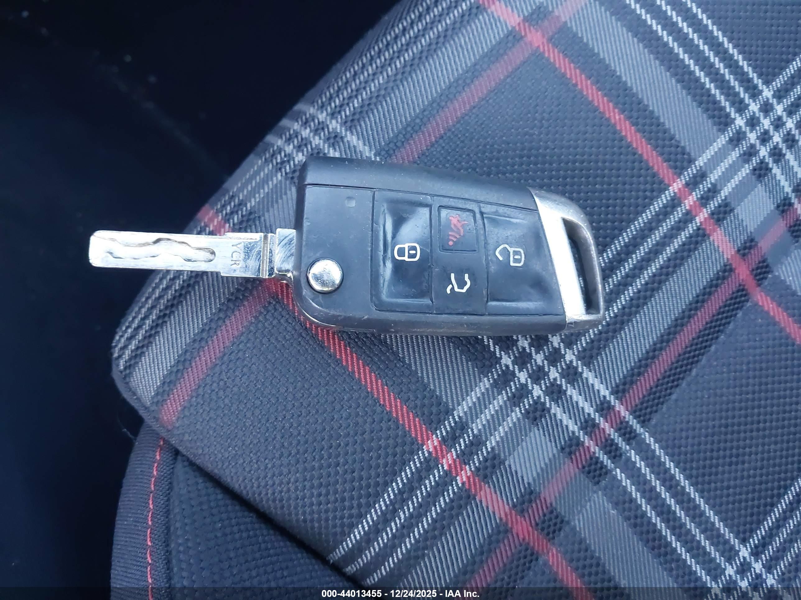 VOLKSWAGEN GOLF image 11