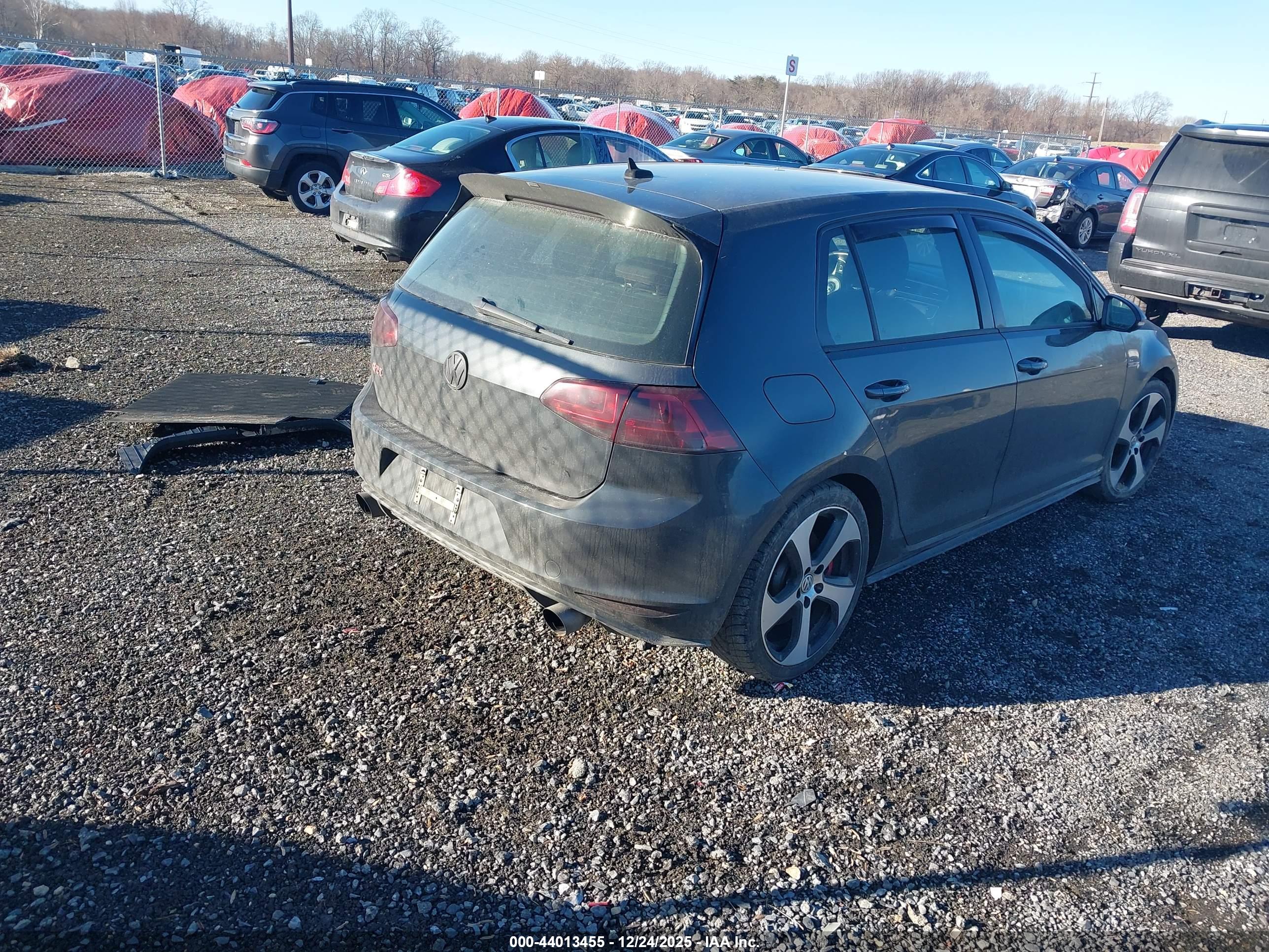VOLKSWAGEN GOLF image 4