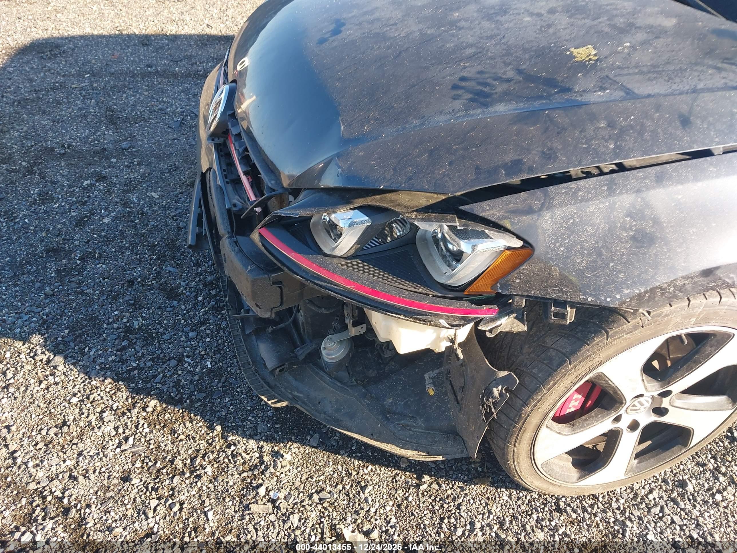 VOLKSWAGEN GOLF image 6