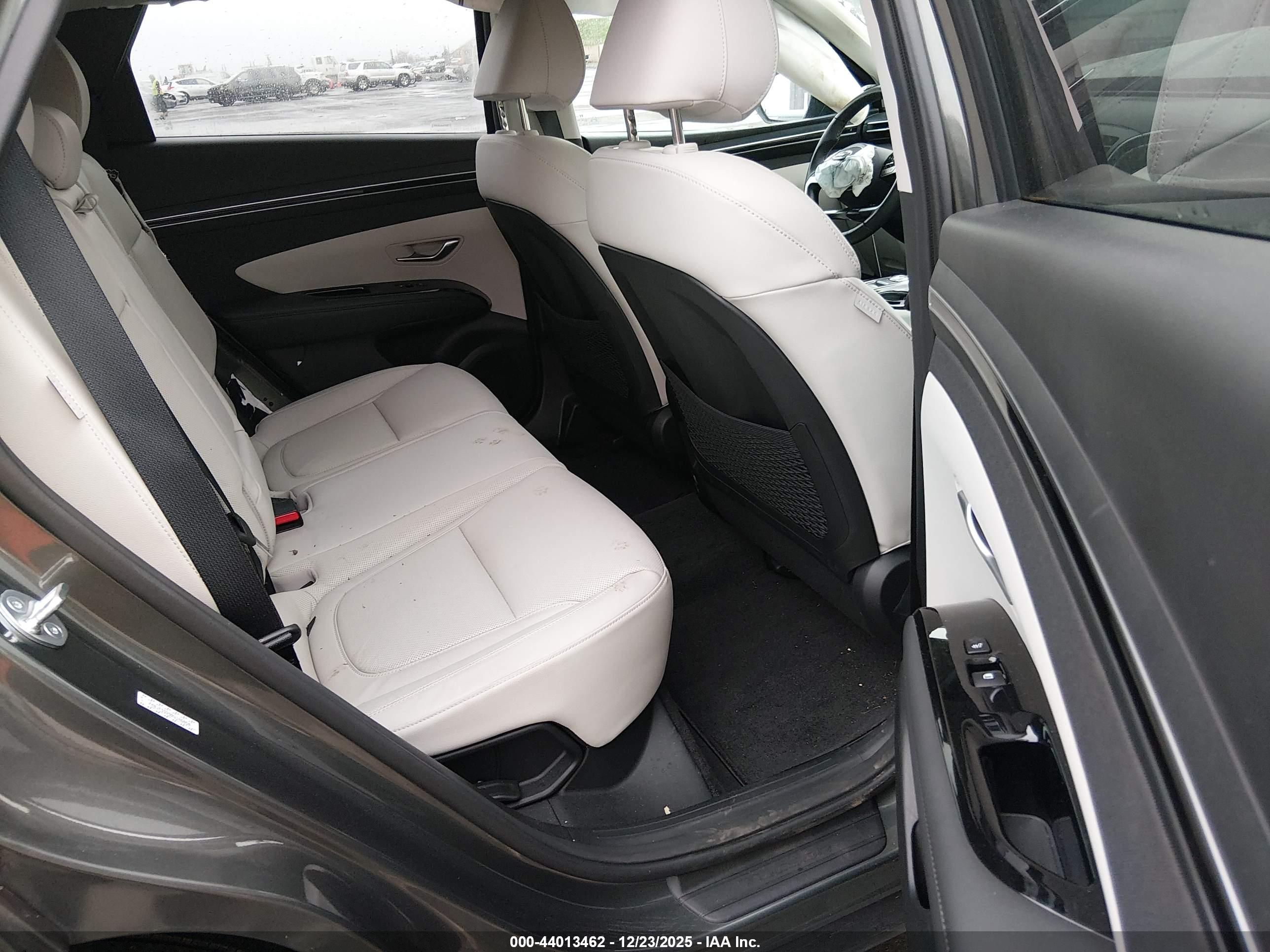 HYUNDAI TUCSON image 8