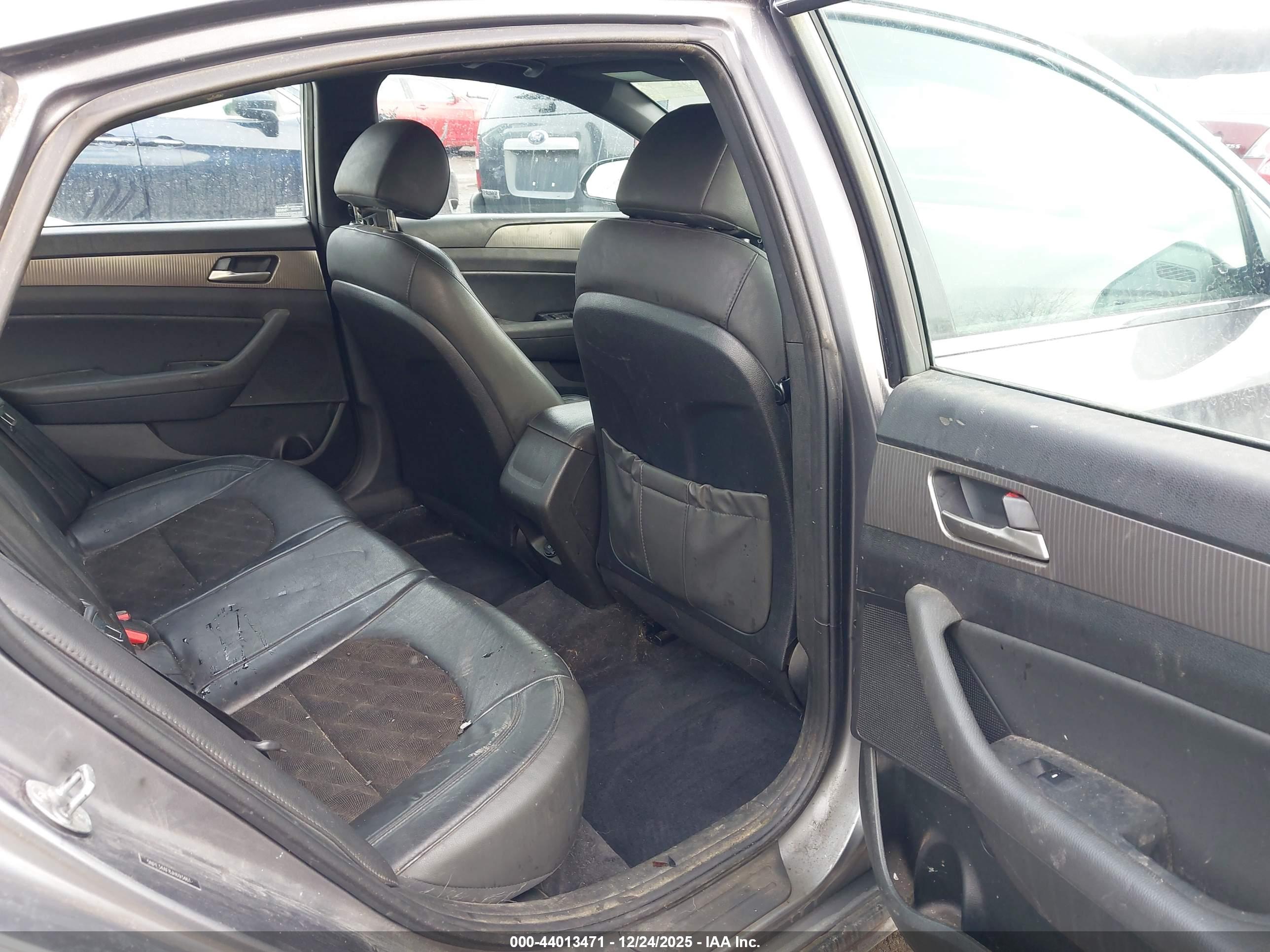 HYUNDAI SONATA image 8