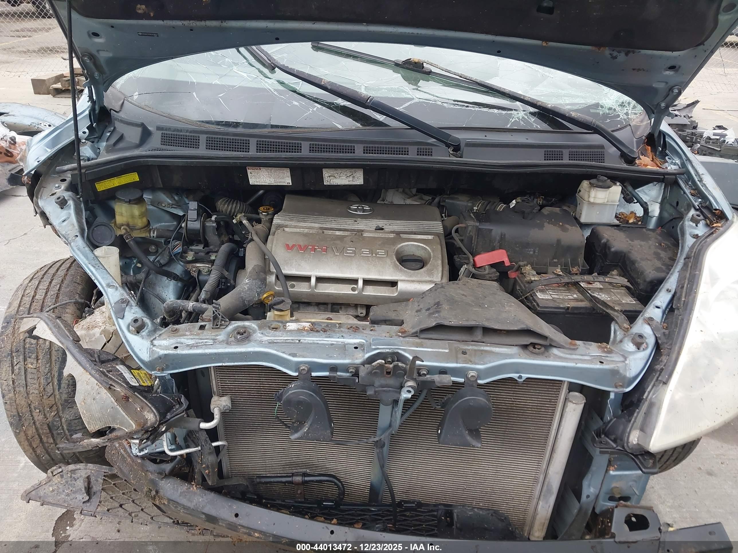 TOYOTA SIENNA image 10