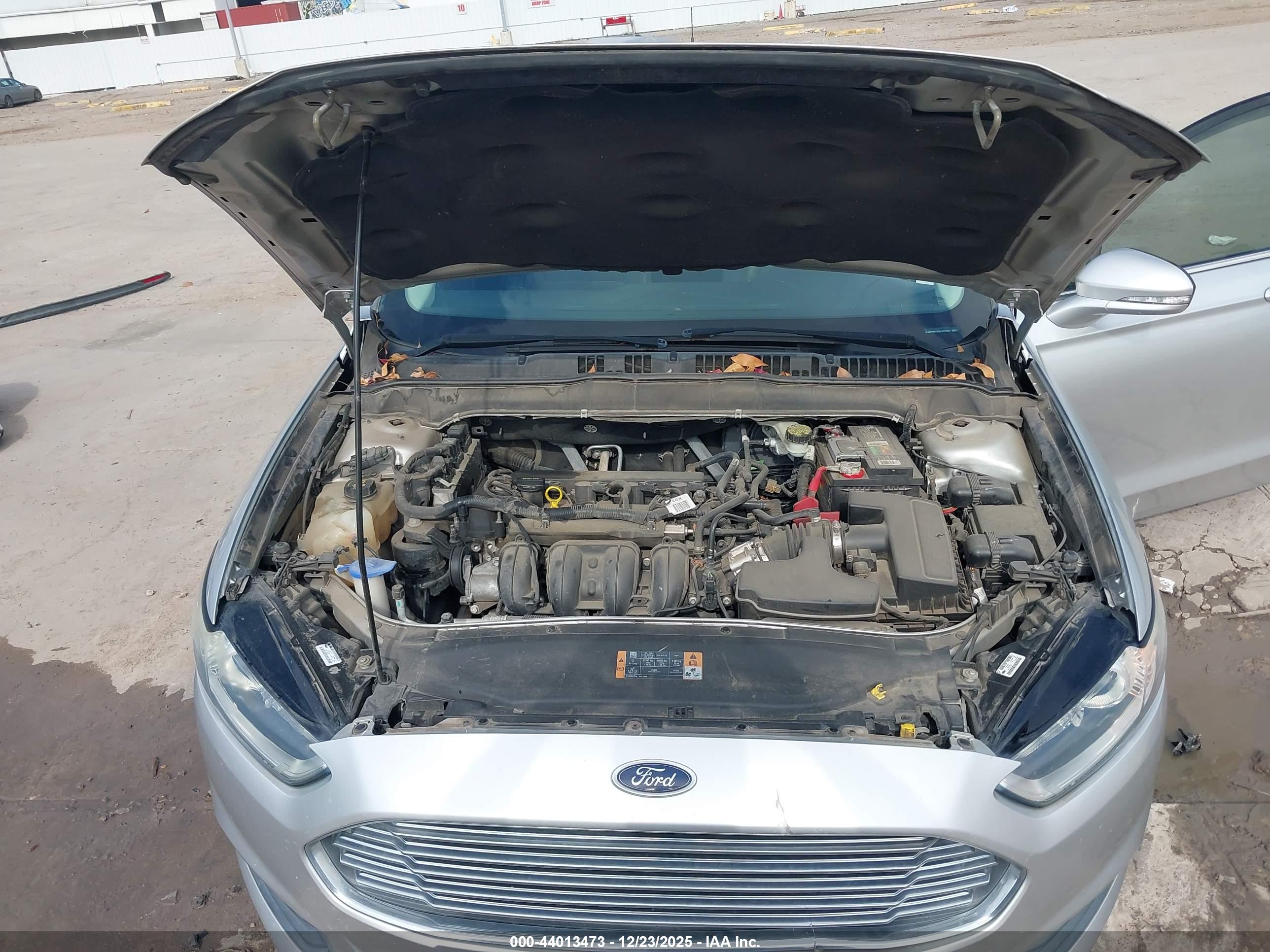 FORD FUSION image 10