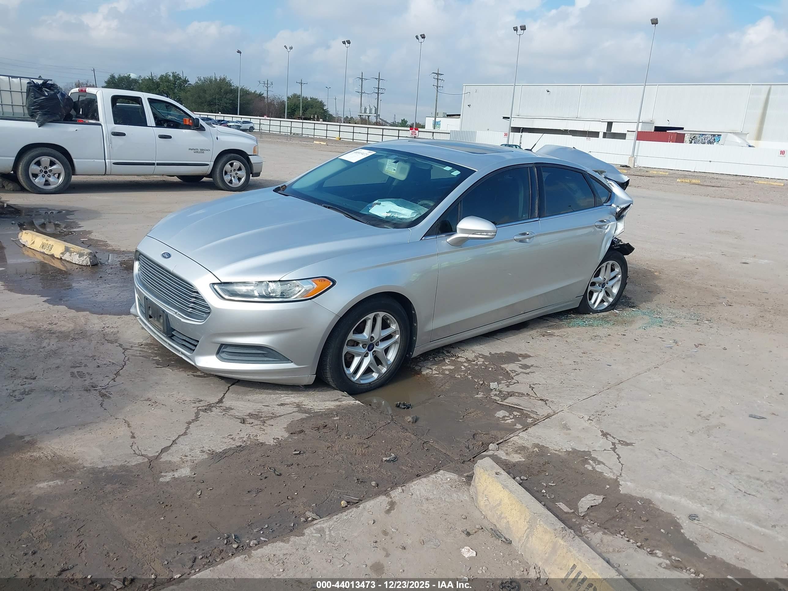 FORD FUSION image 2