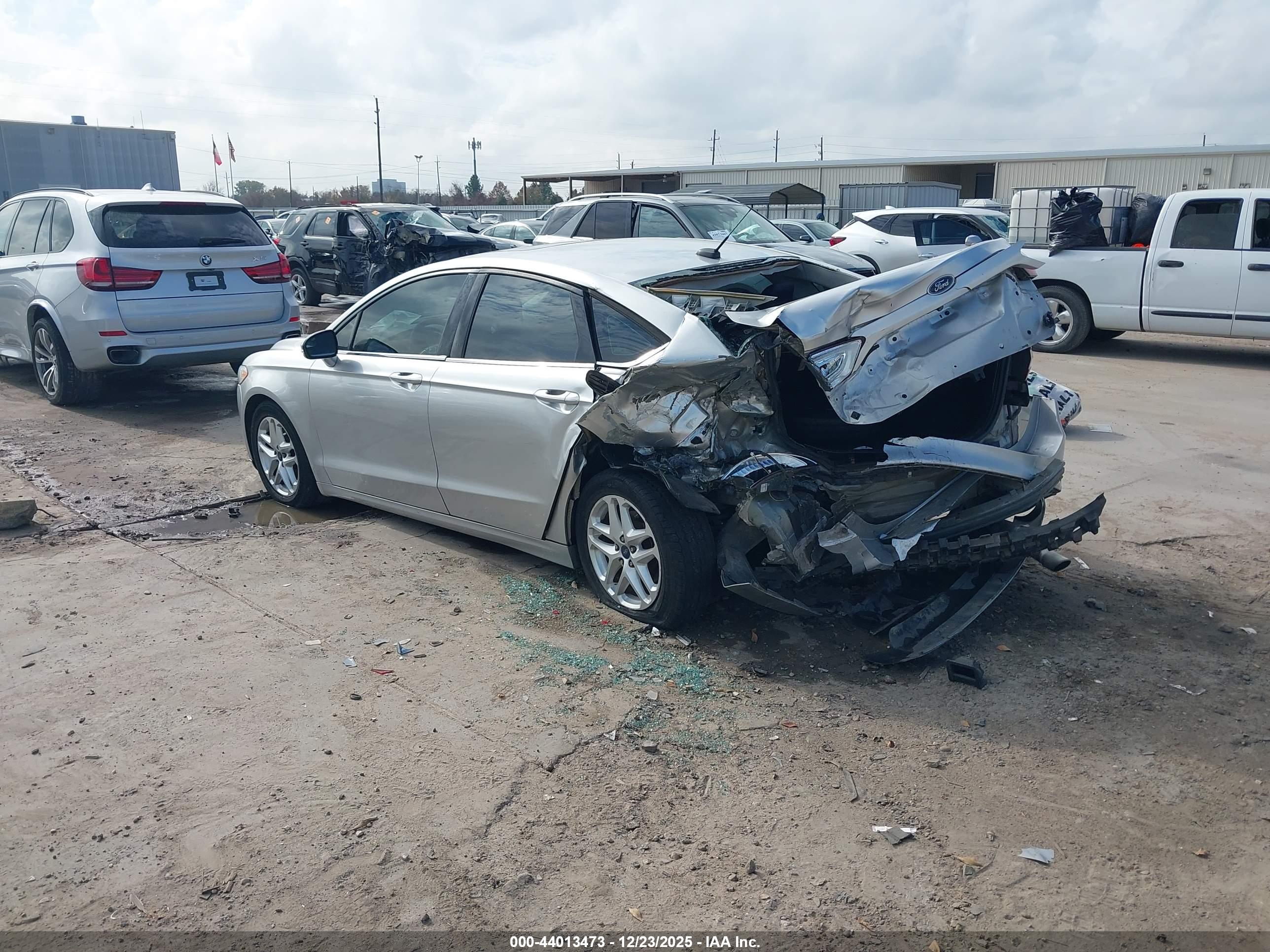 FORD FUSION image 3