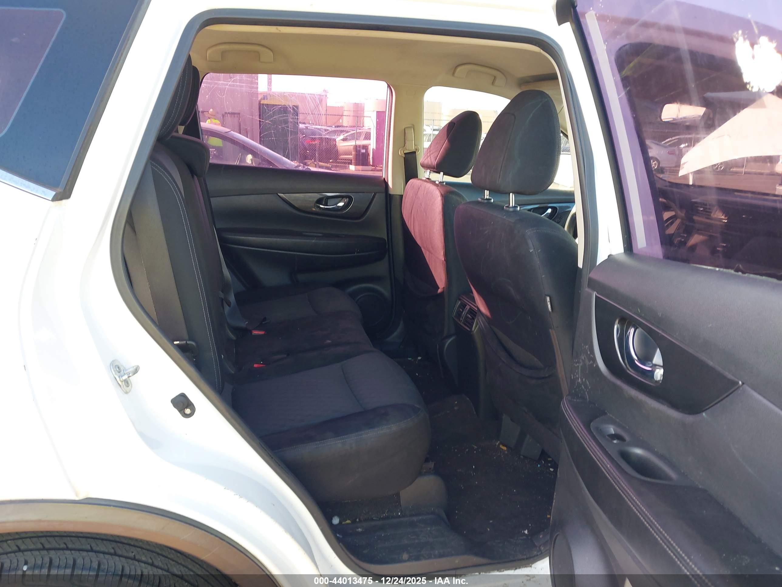 NISSAN ROGUE image 8