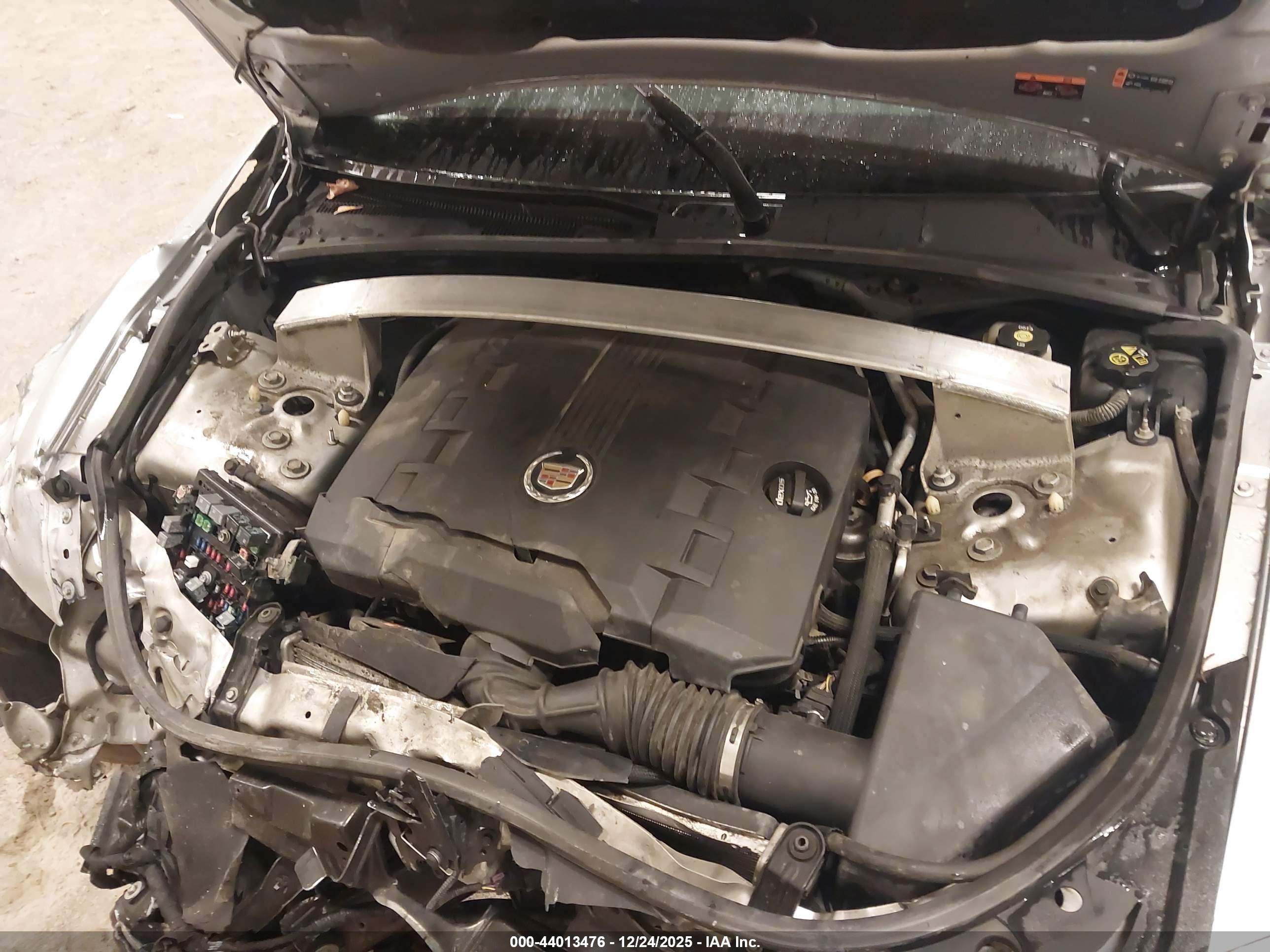 CADILLAC CTS image 10