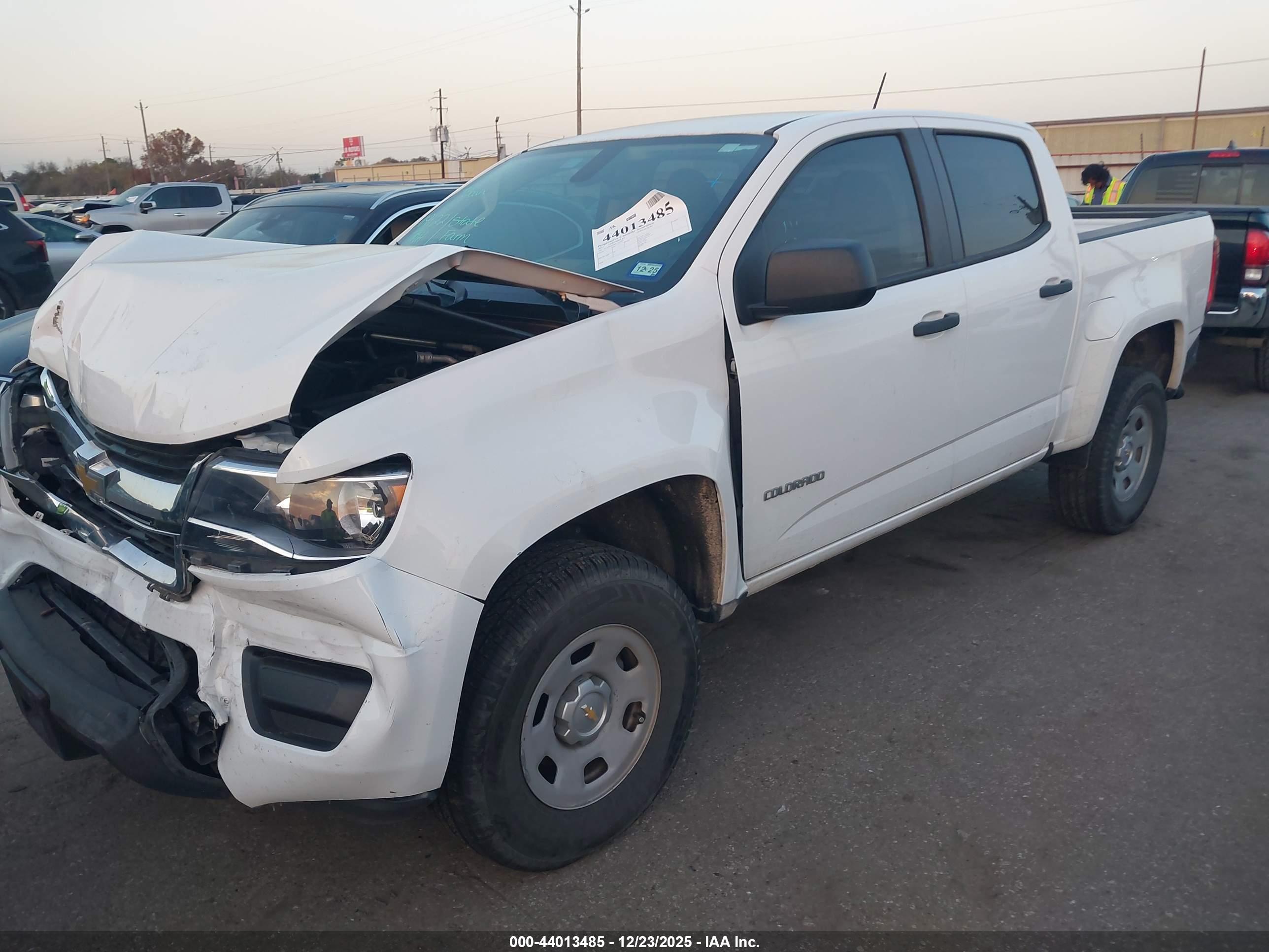 CHEVROLET COLORADO image 2