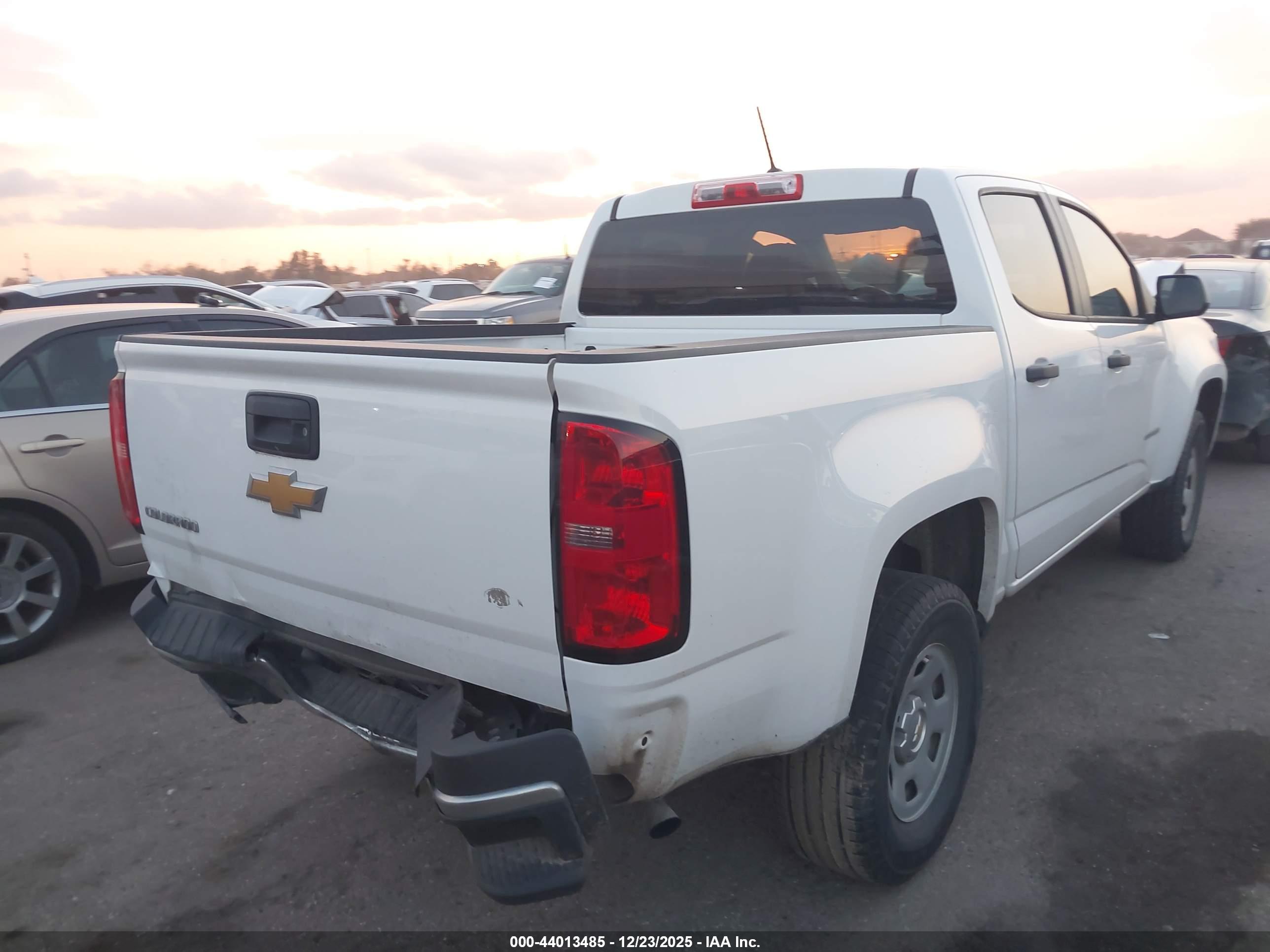 CHEVROLET COLORADO image 4