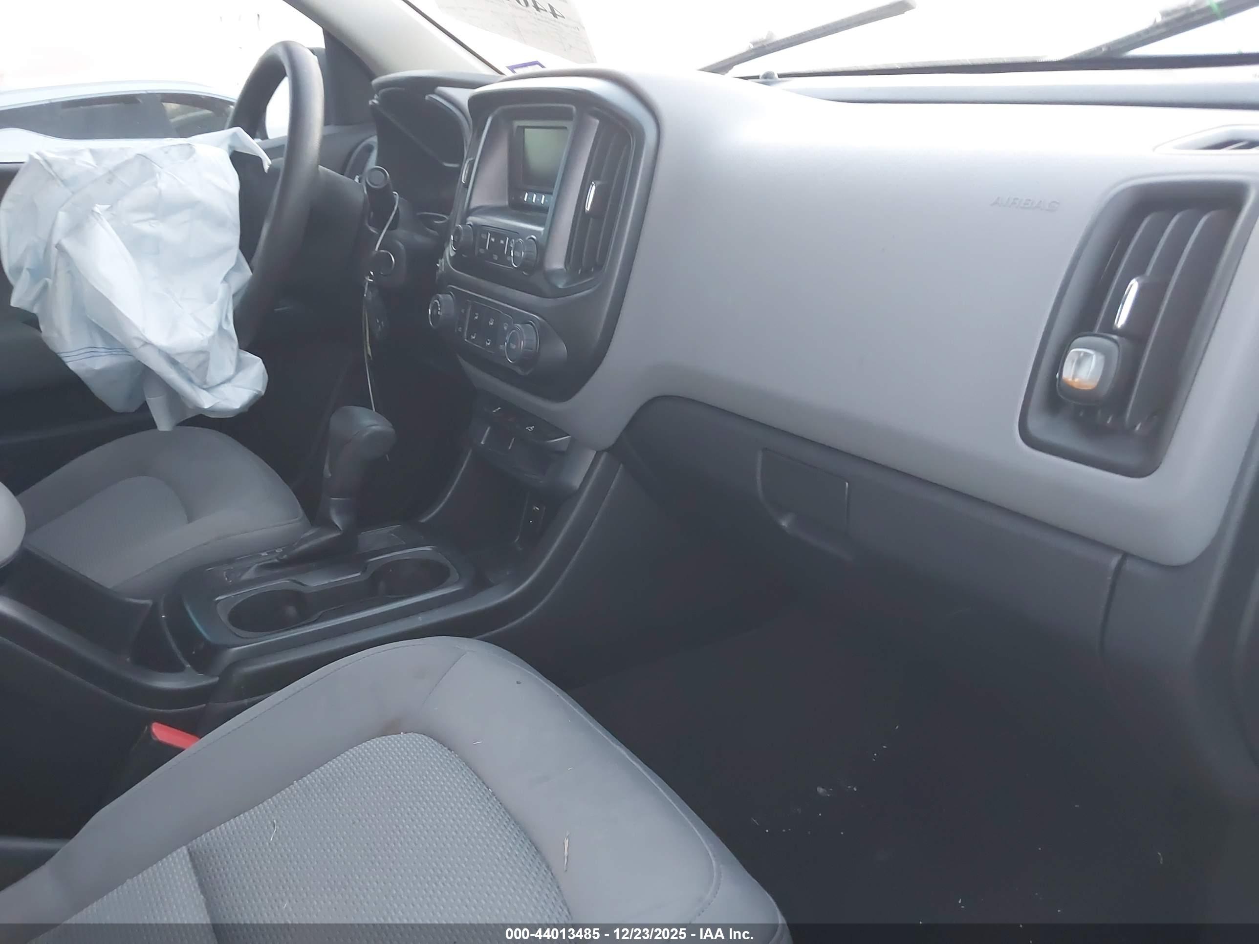 CHEVROLET COLORADO image 5