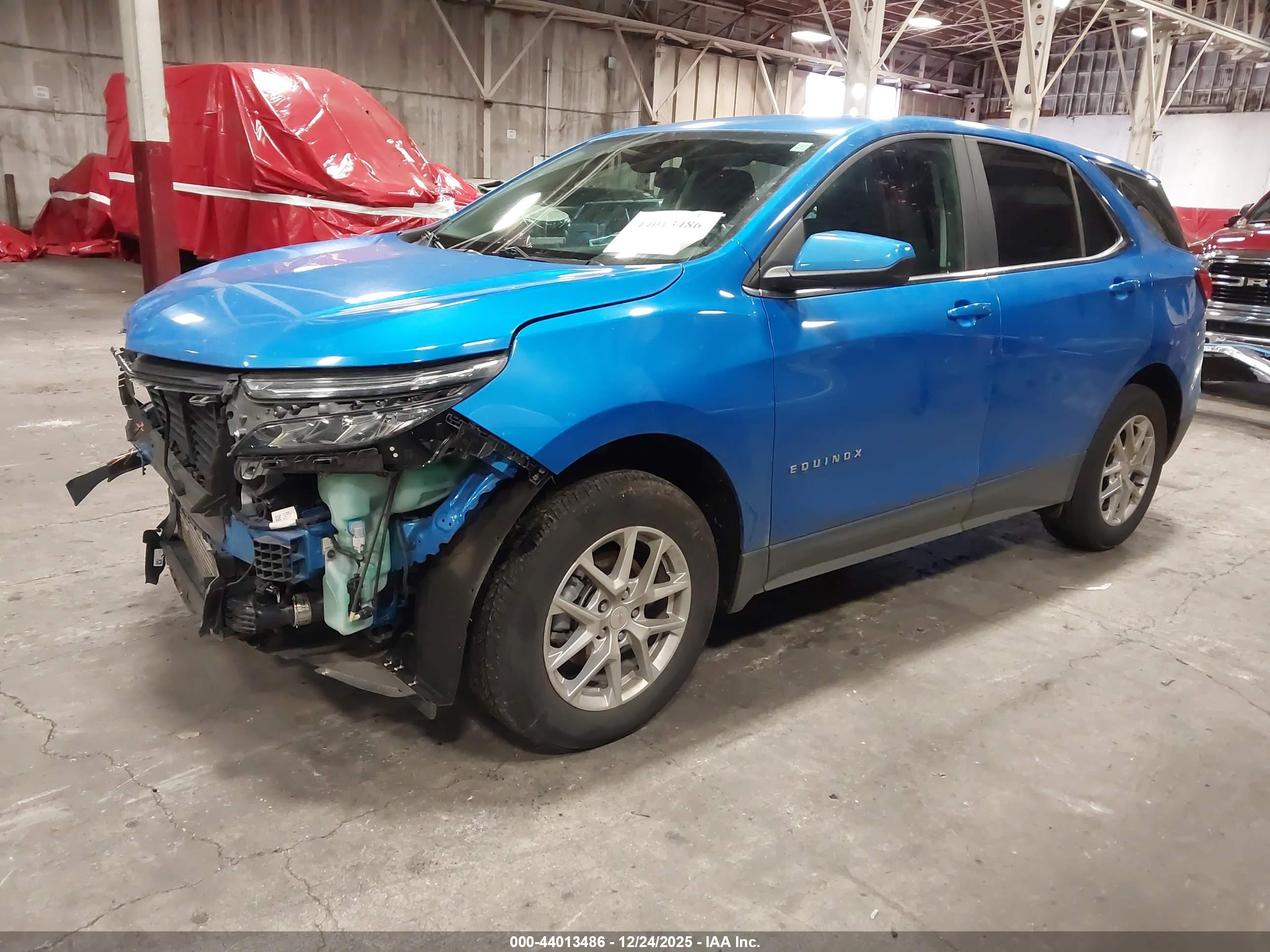 CHEVROLET EQUINOX image 2