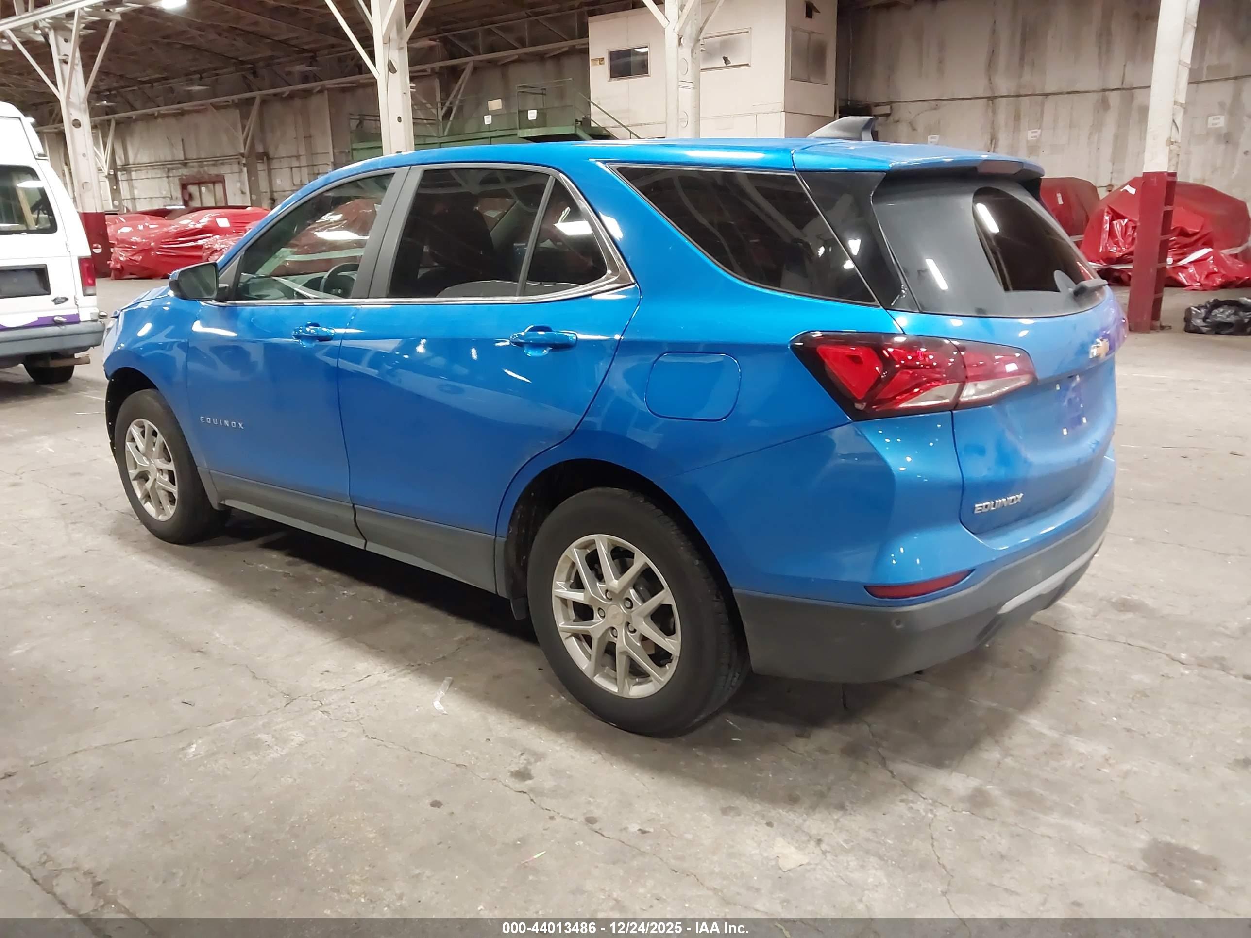 CHEVROLET EQUINOX image 3