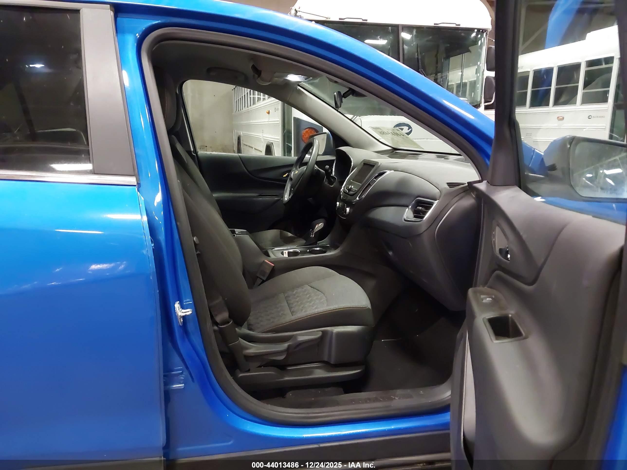CHEVROLET EQUINOX image 5