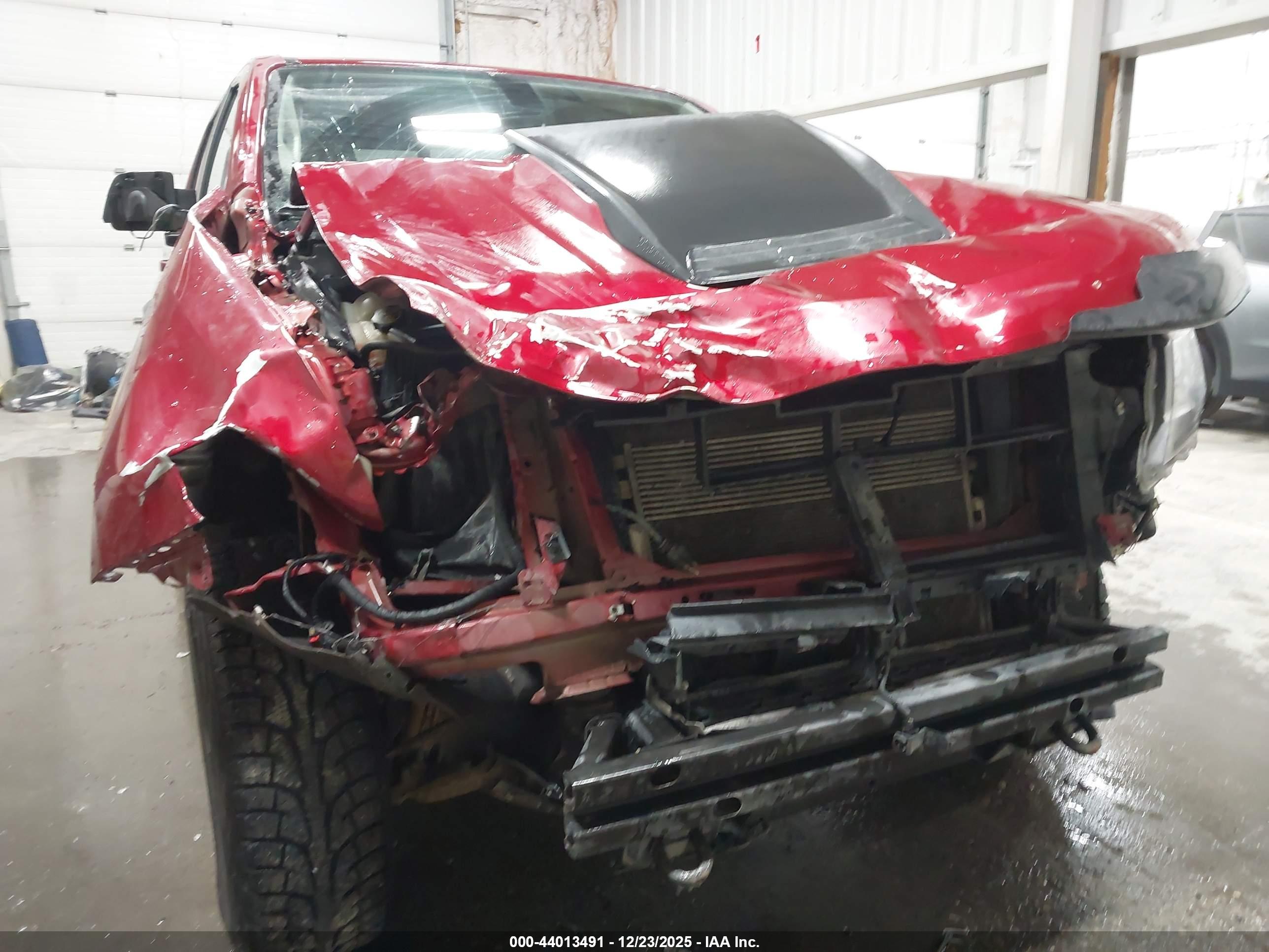 CHEVROLET COLORADO image 6