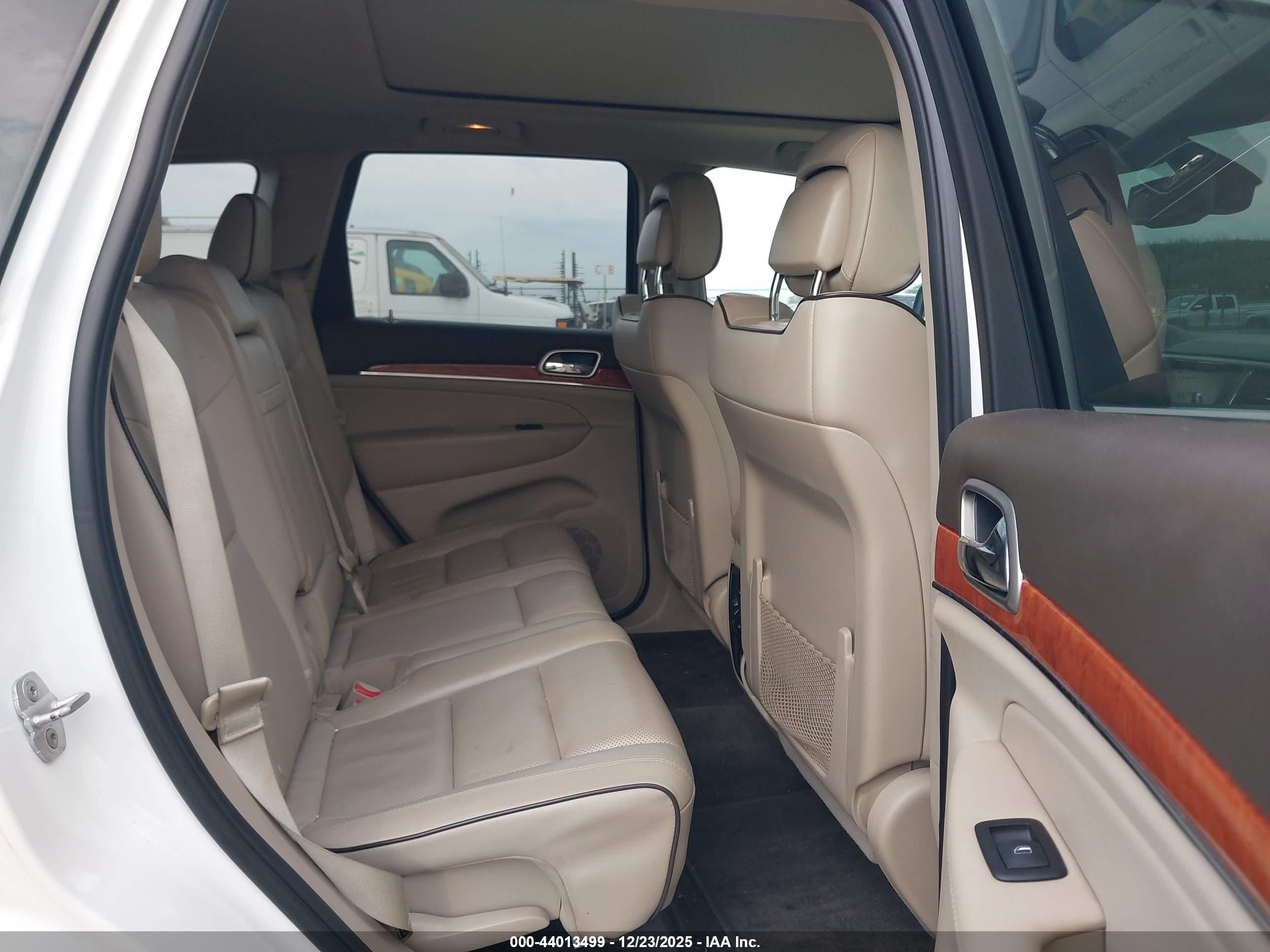 JEEP GRAND image 8
