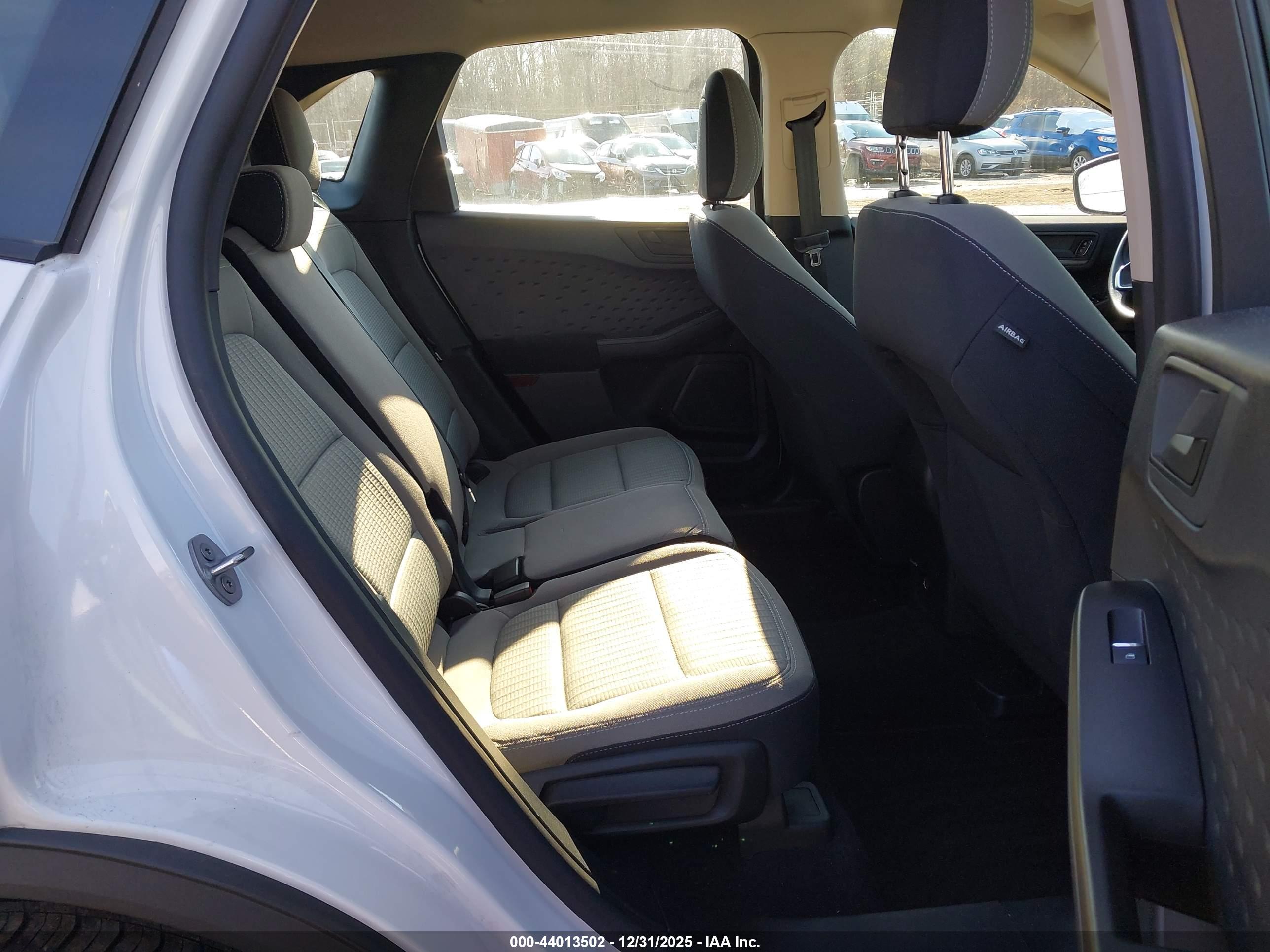 FORD ESCAPE image 8