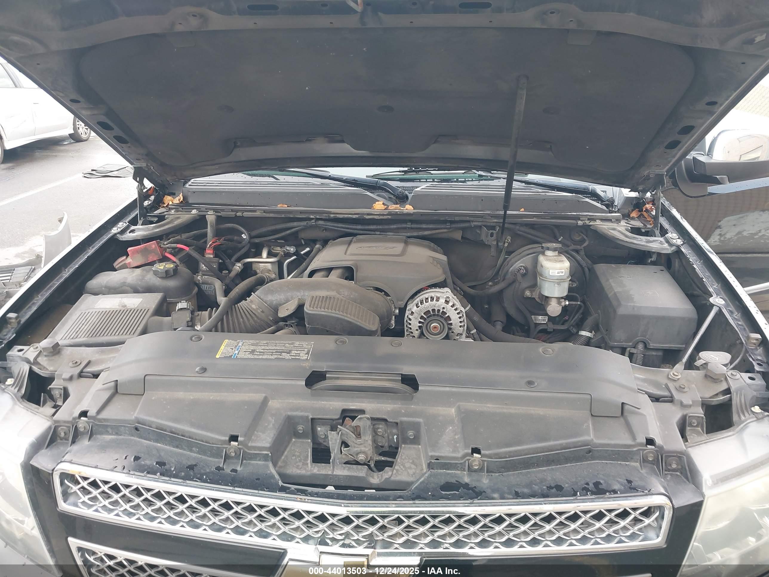 CHEVROLET TAHOE image 10
