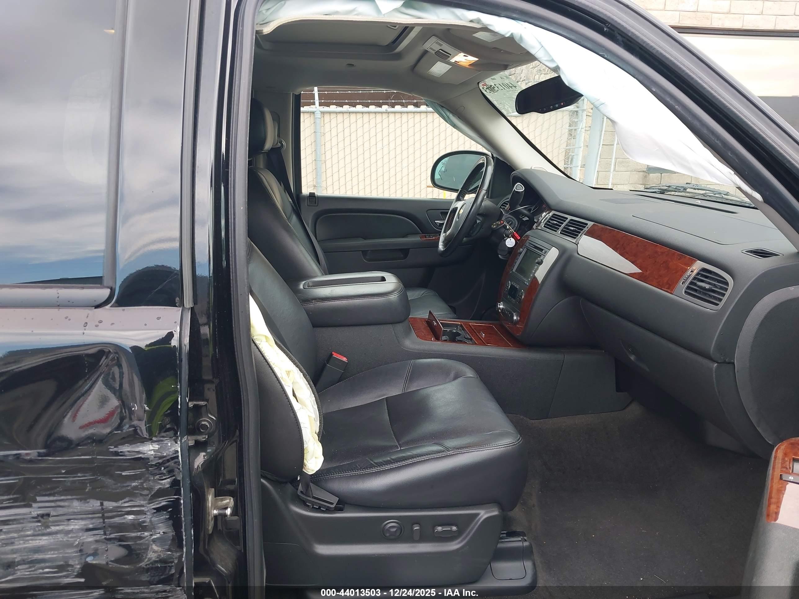 CHEVROLET TAHOE image 5