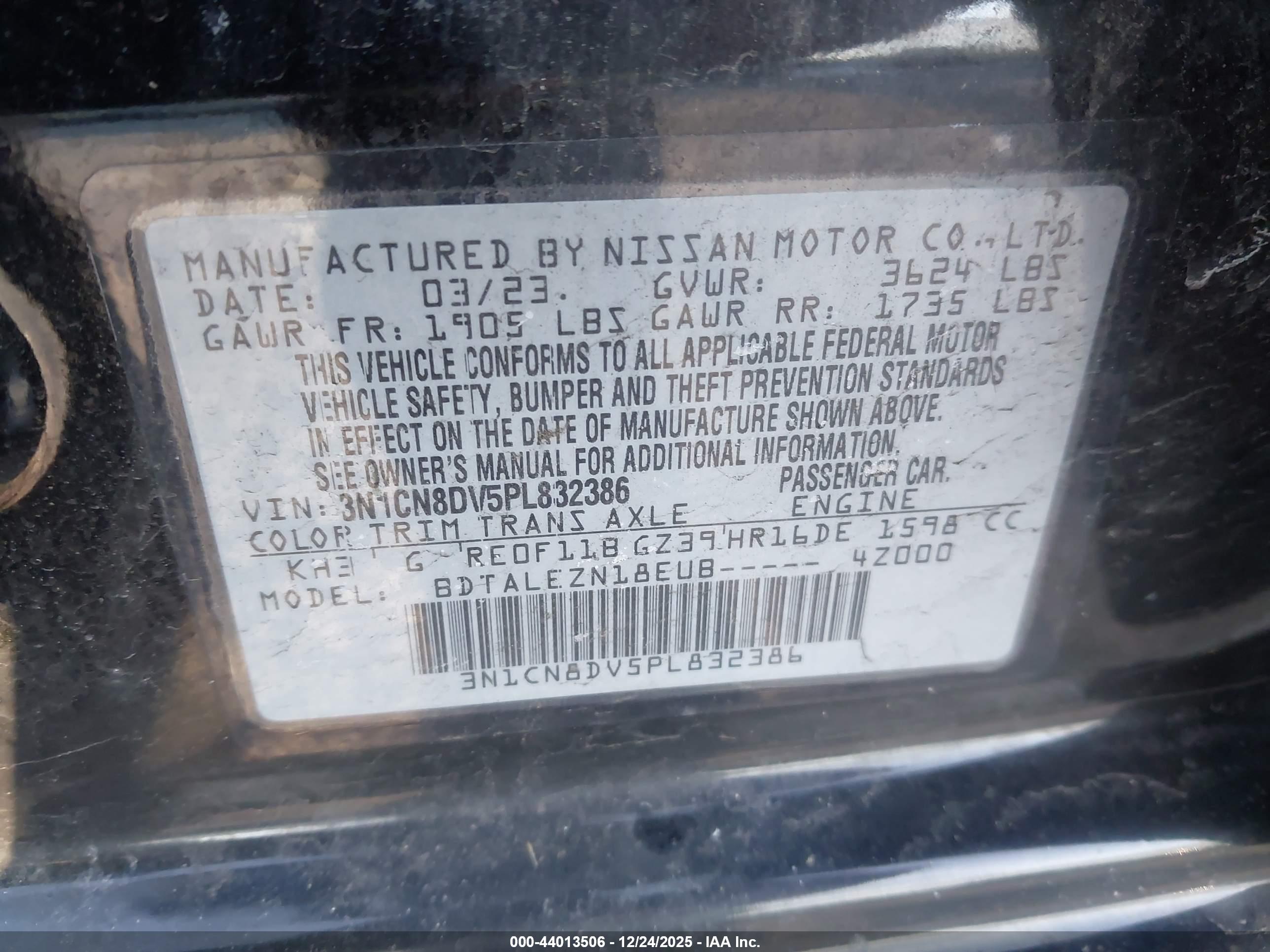 NISSAN VERSA image 9