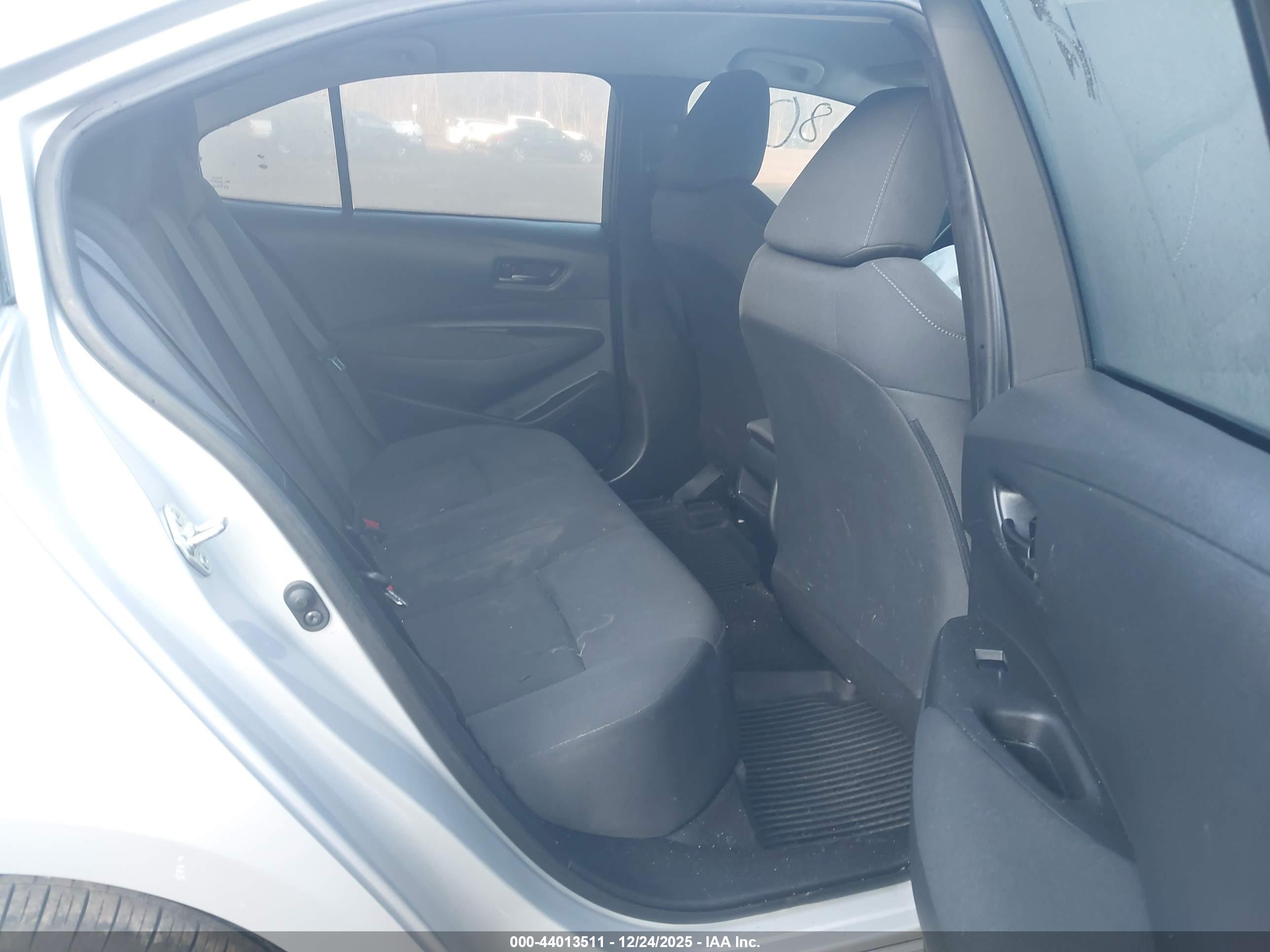 TOYOTA COROLLA image 8