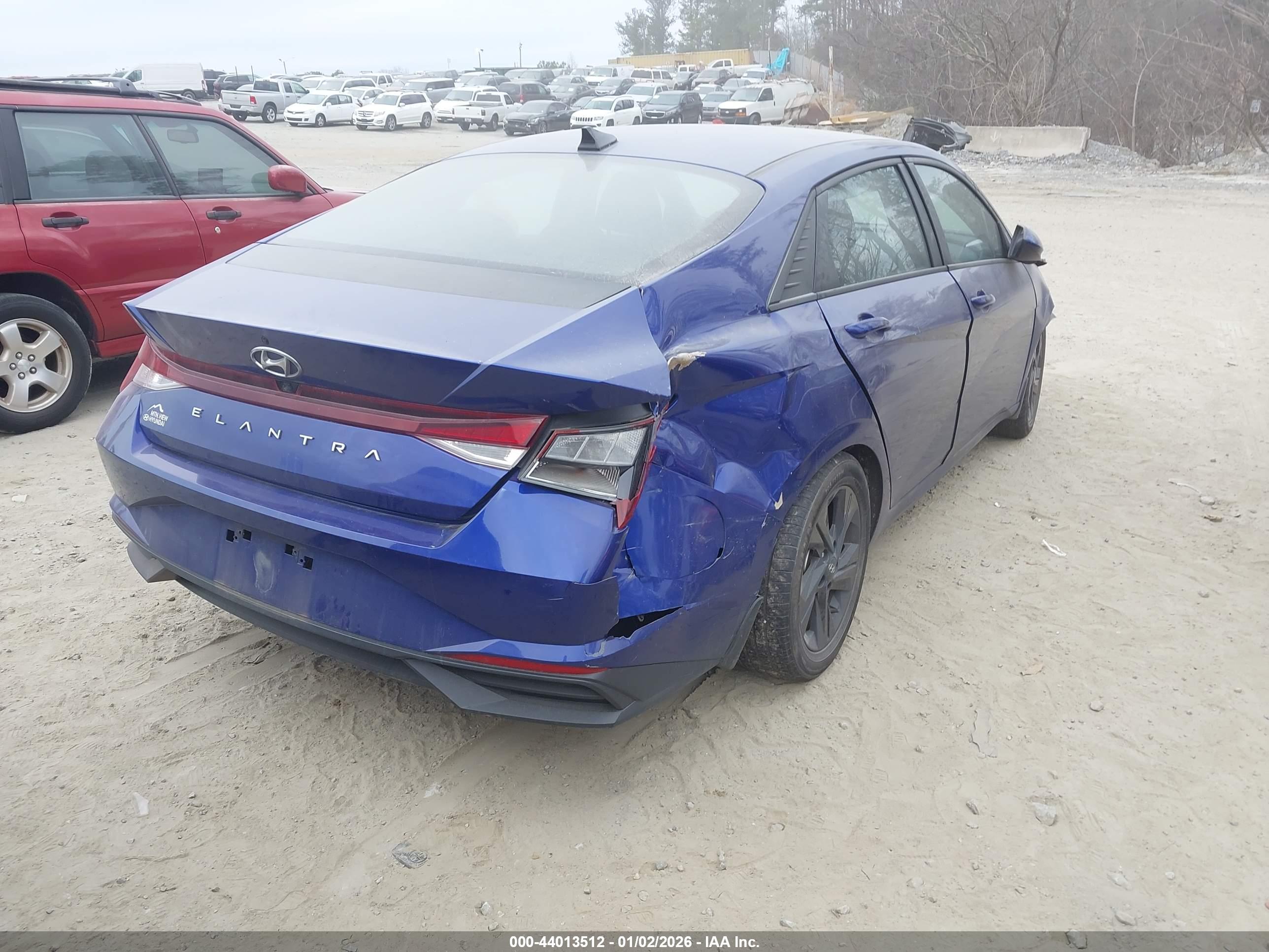 HYUNDAI ELANTRA image 4