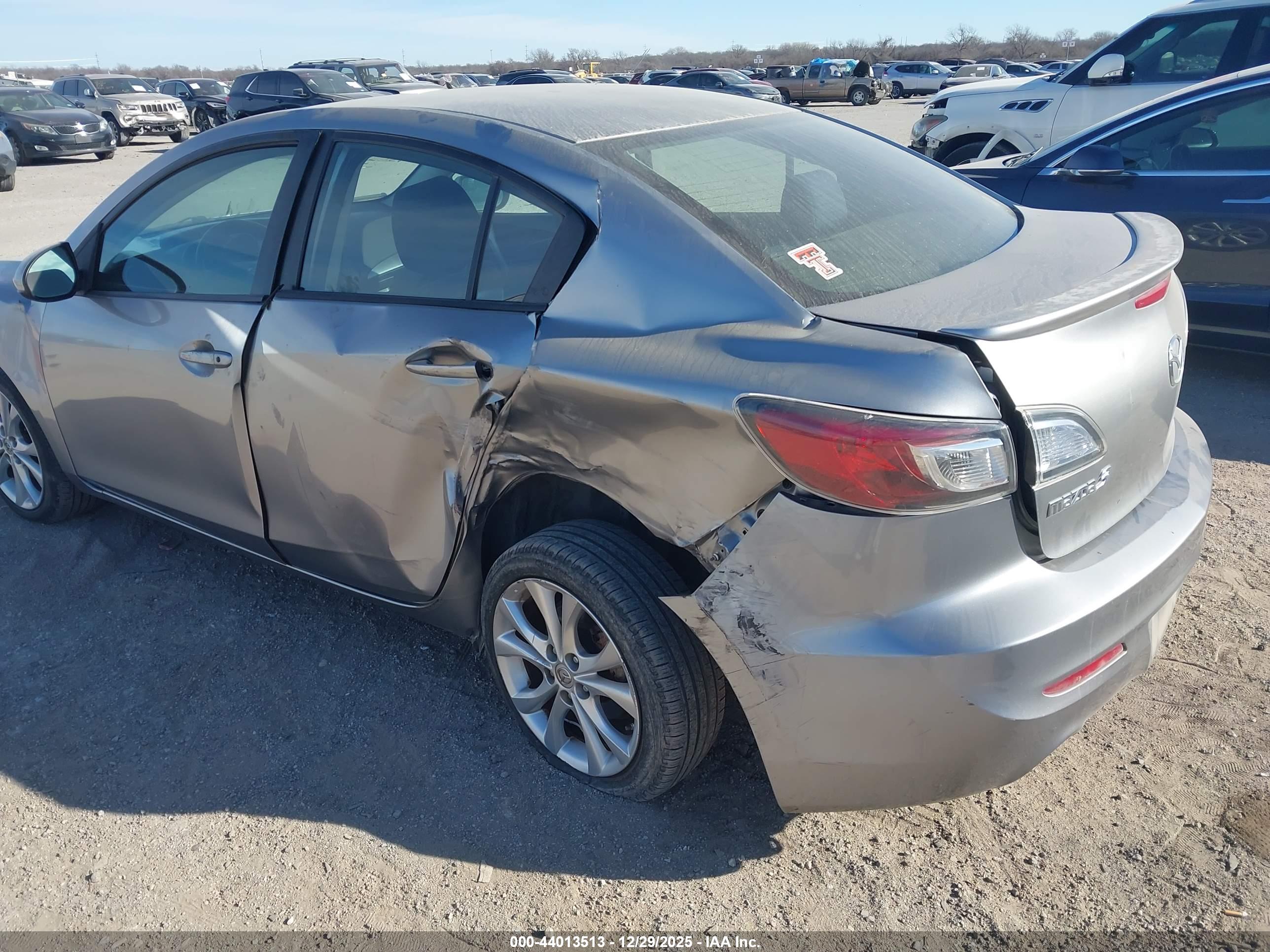 MAZDA MAZDA3 image 6