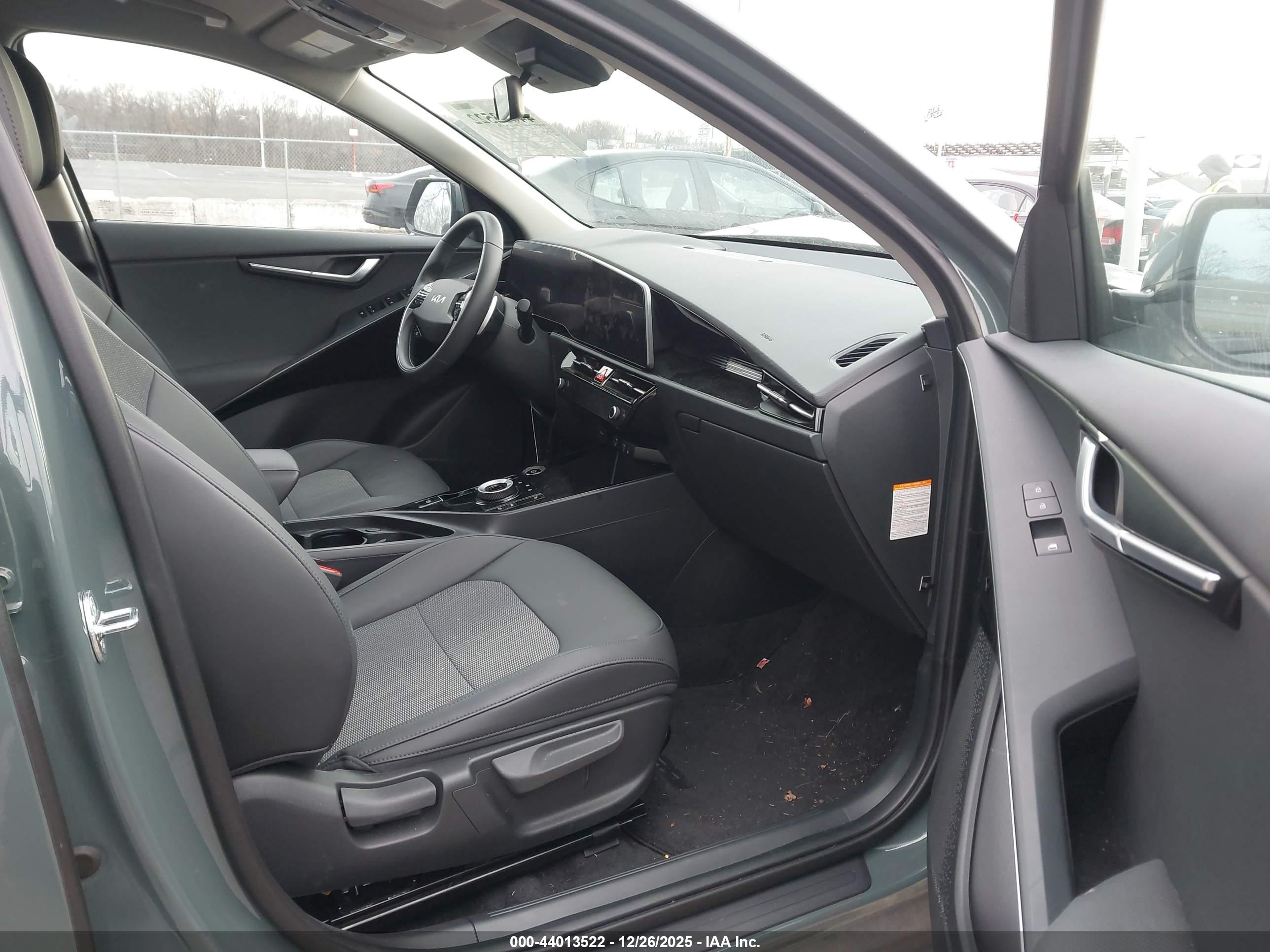 KIA NIRO image 5