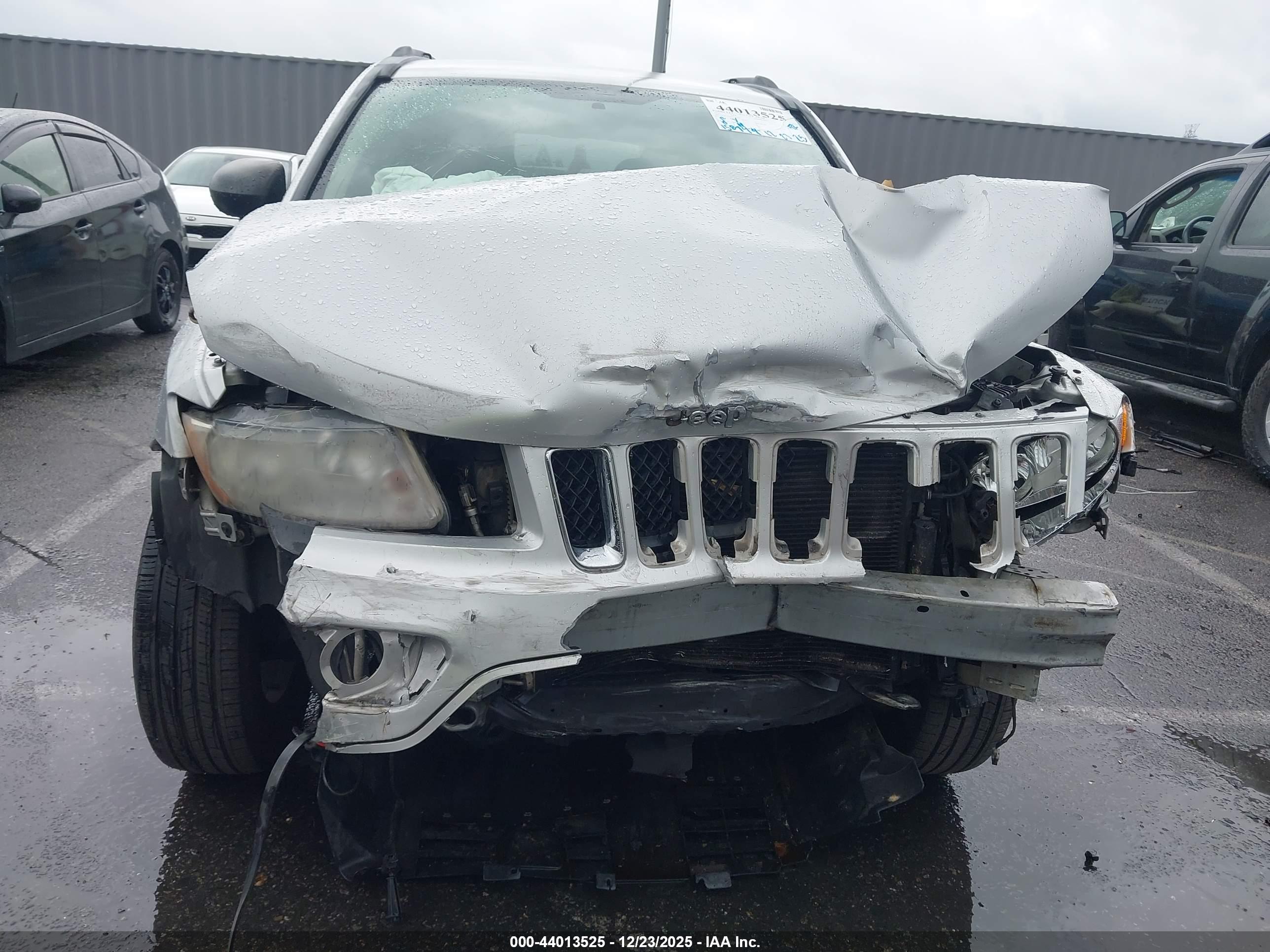 JEEP COMPASS image 6