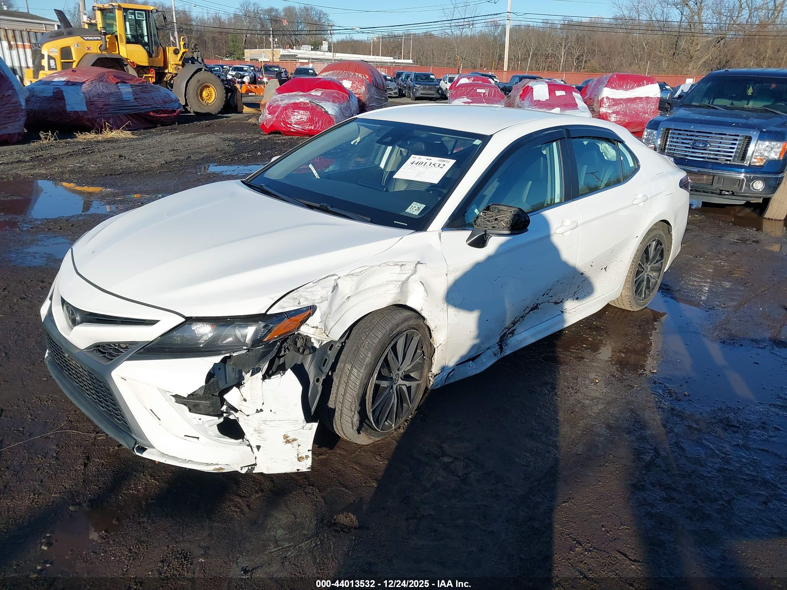 TOYOTA CAMRY image 6