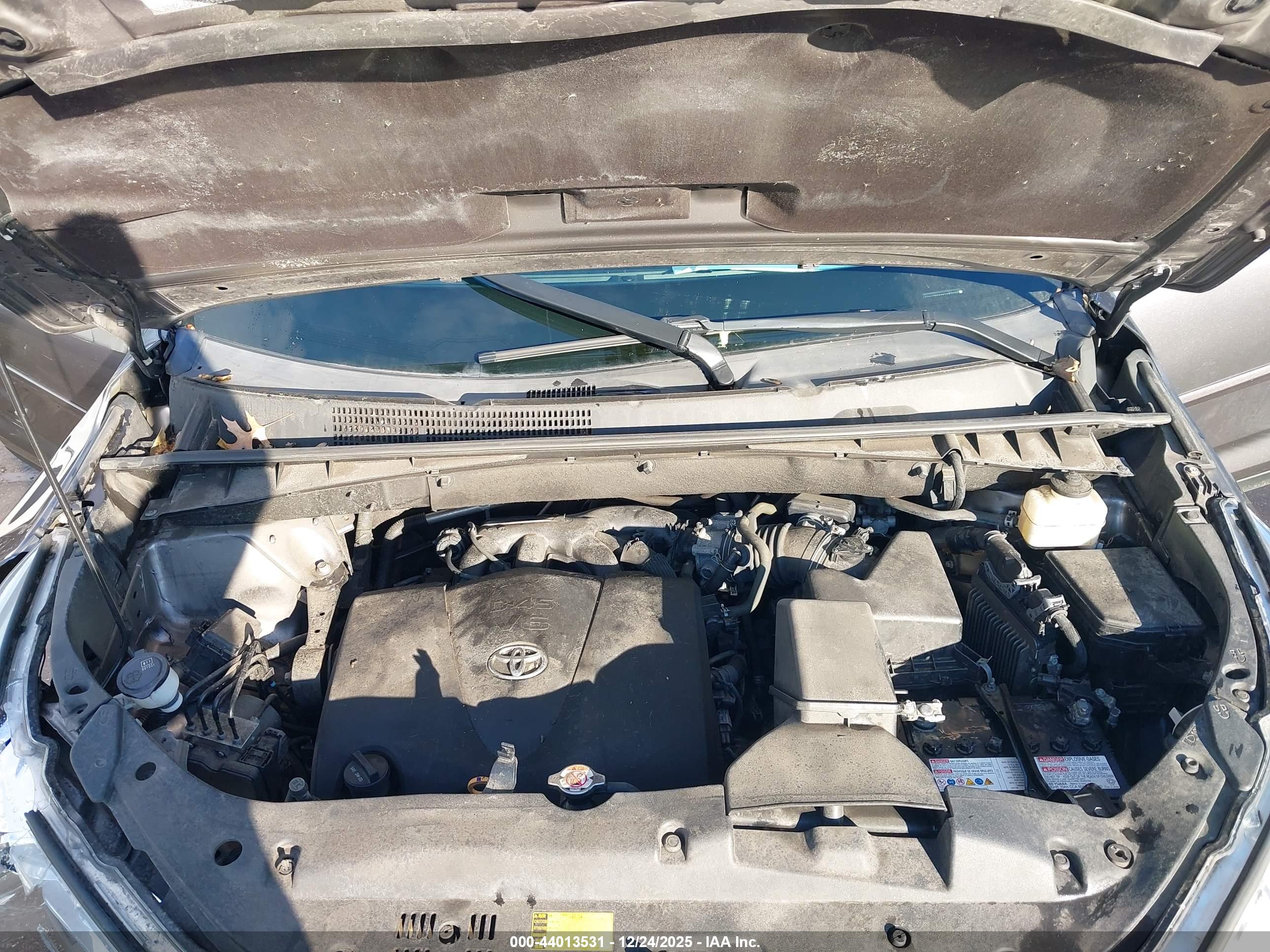 TOYOTA HIGHLANDER image 10